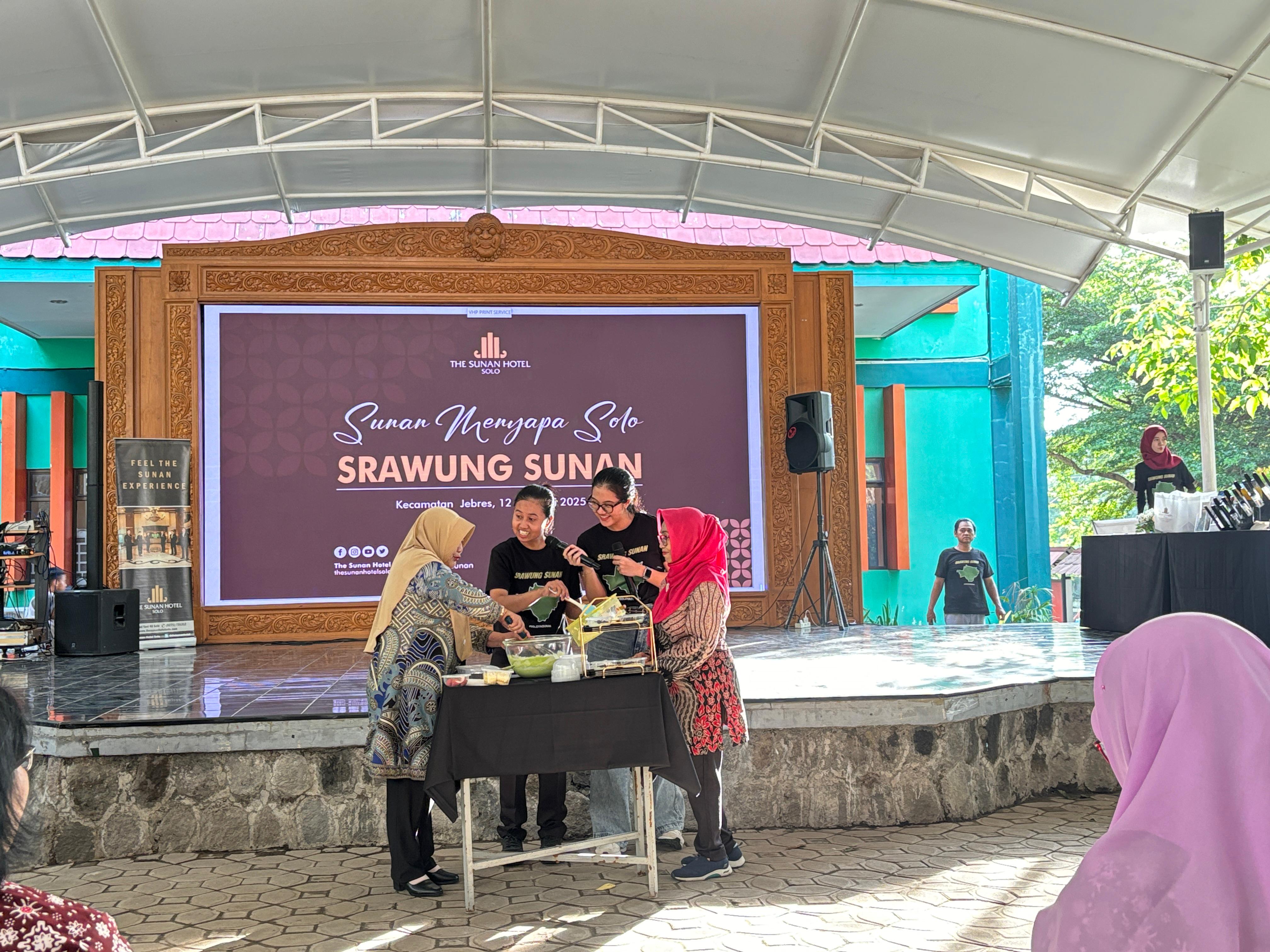 Pesera Srawung Sunan mendapatkan edukasi kesehatan gizi oleh RSUD Dr. Moewardi, cek kesehatan gratis, games interaktif, doorprize, dan hiburan live music.