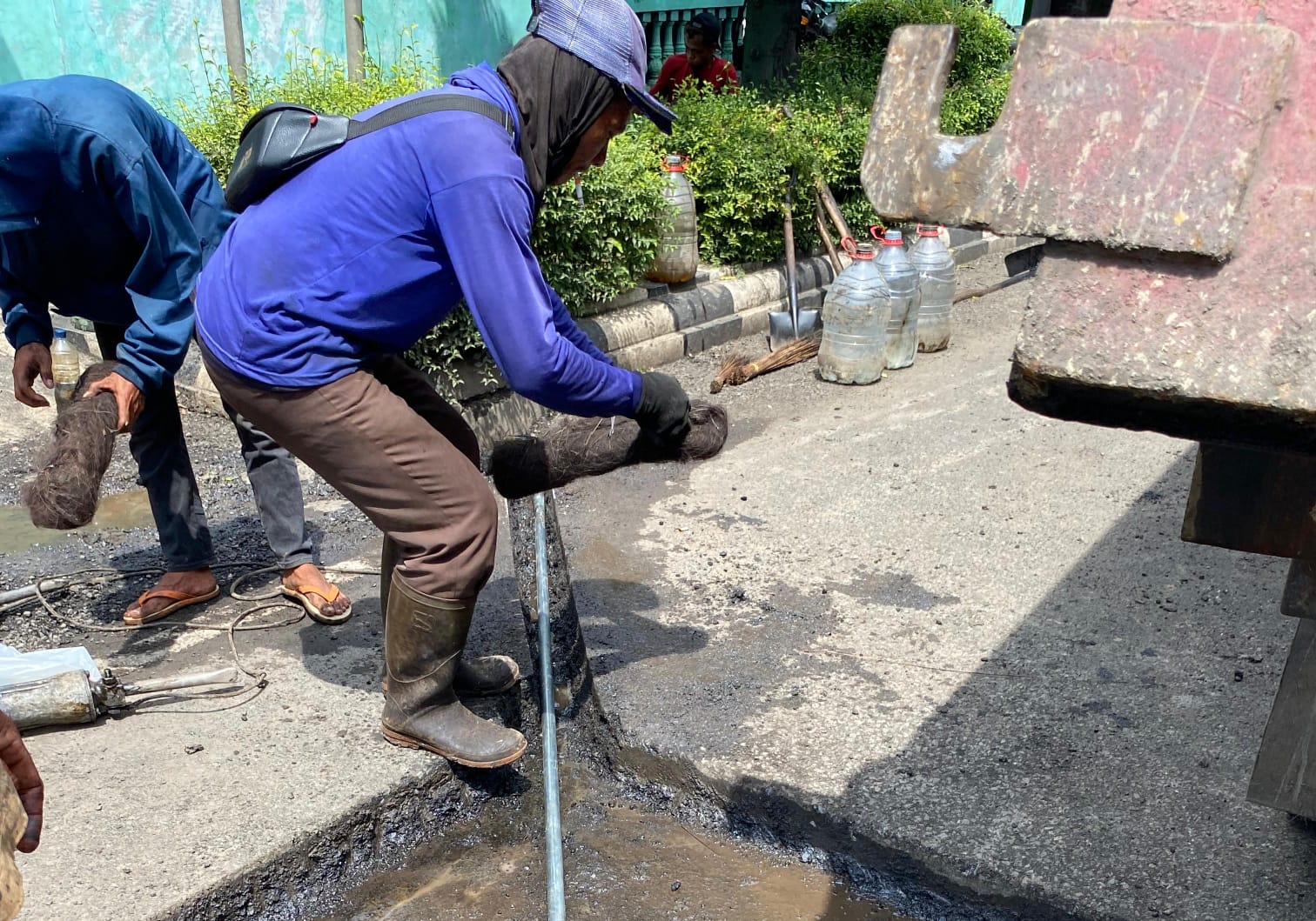 Ilustrasi perbaikan jalan di Wonogiri belum lama ini.