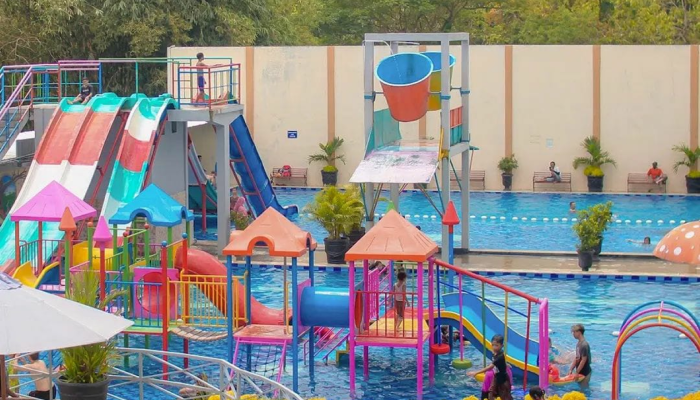 Kolam renang di New Kampoeng Kaliboto Waterboom.