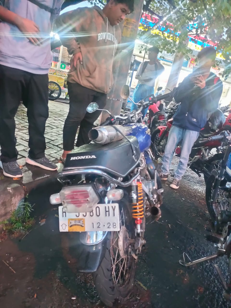 Sepeda motor yang terlibat kecelakaan di Jalan Solo-Semarang, tepatnya di Dusun/Desa Bangak, Kecamatan Banyudono.