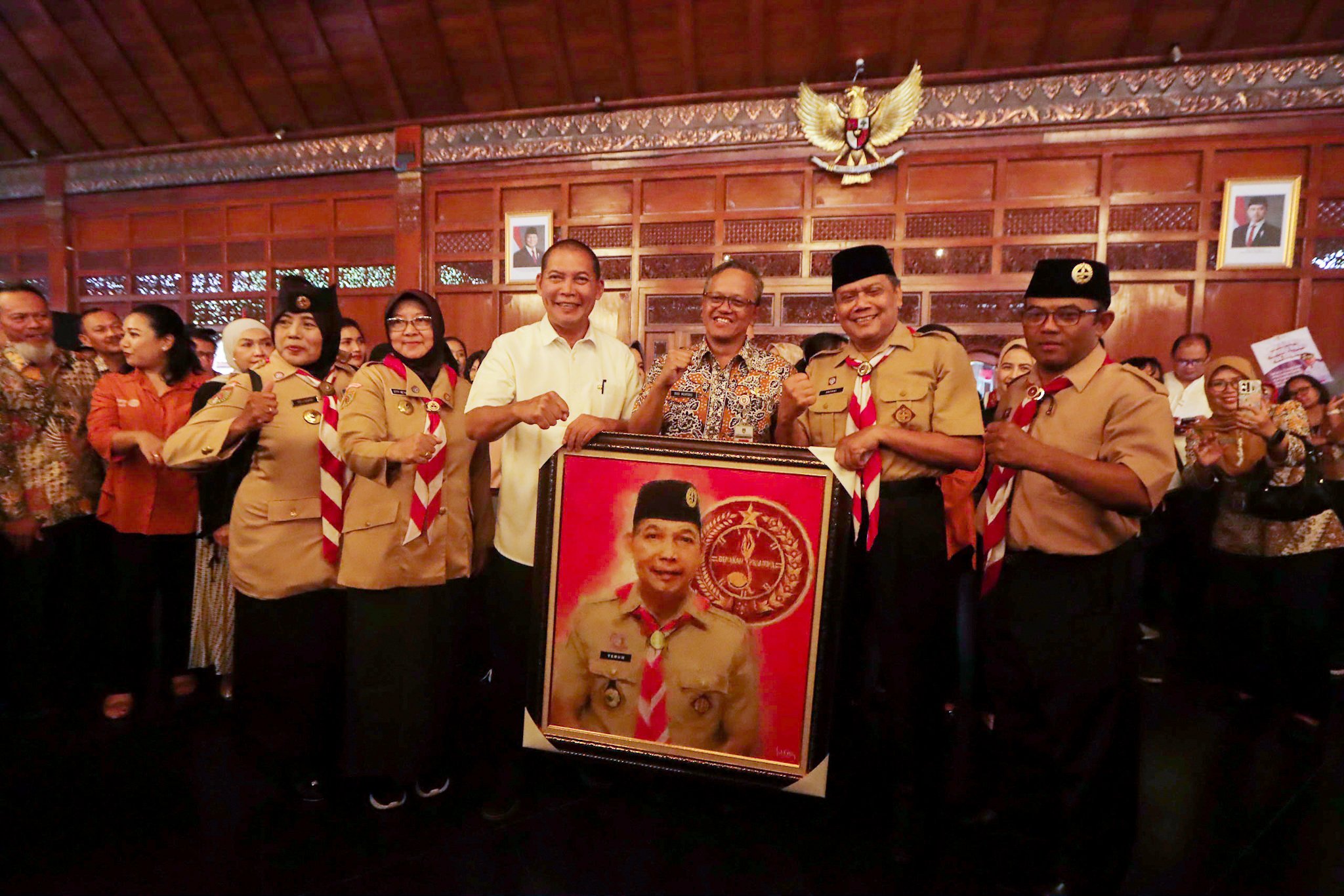DEDIKASI: Teguh Prakosa pamitan di depan ASN Pemkot Surakarta, dan forkopimda di Balai Kota Surakarta, Kamis (20/2).