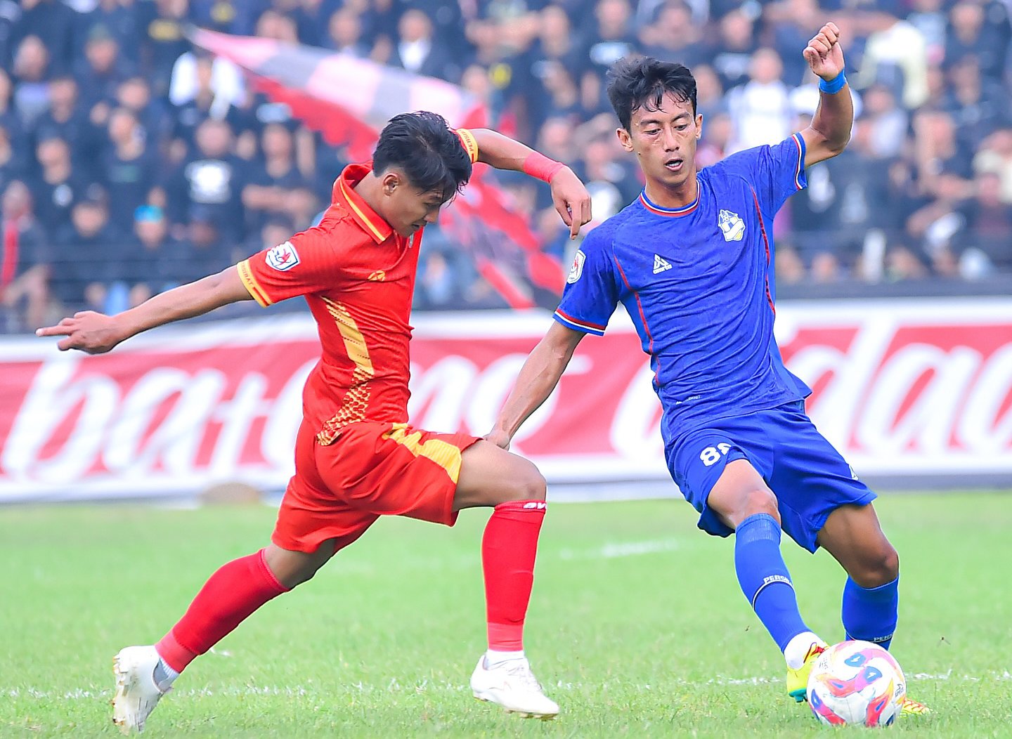 Laga Persibat Batang vs Persika Karanganyar di Stadion M. Sarengat  (21/2/2025).