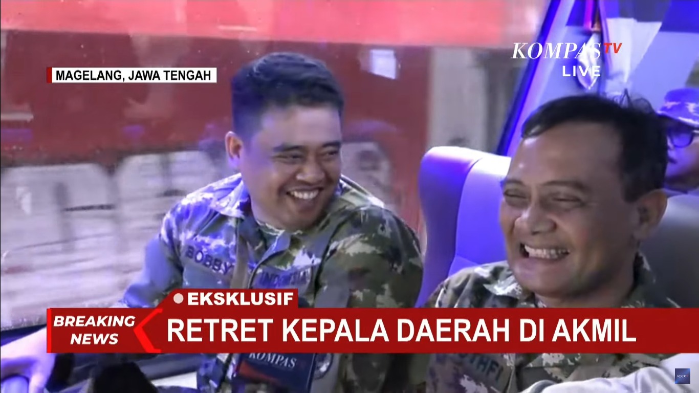 Gubernur Sumatera Utara Bobby Nasution duduk bersebelahan dengan Gubernur Jateng Ahmad Luthfi hendak menuju Akmil Magelang.