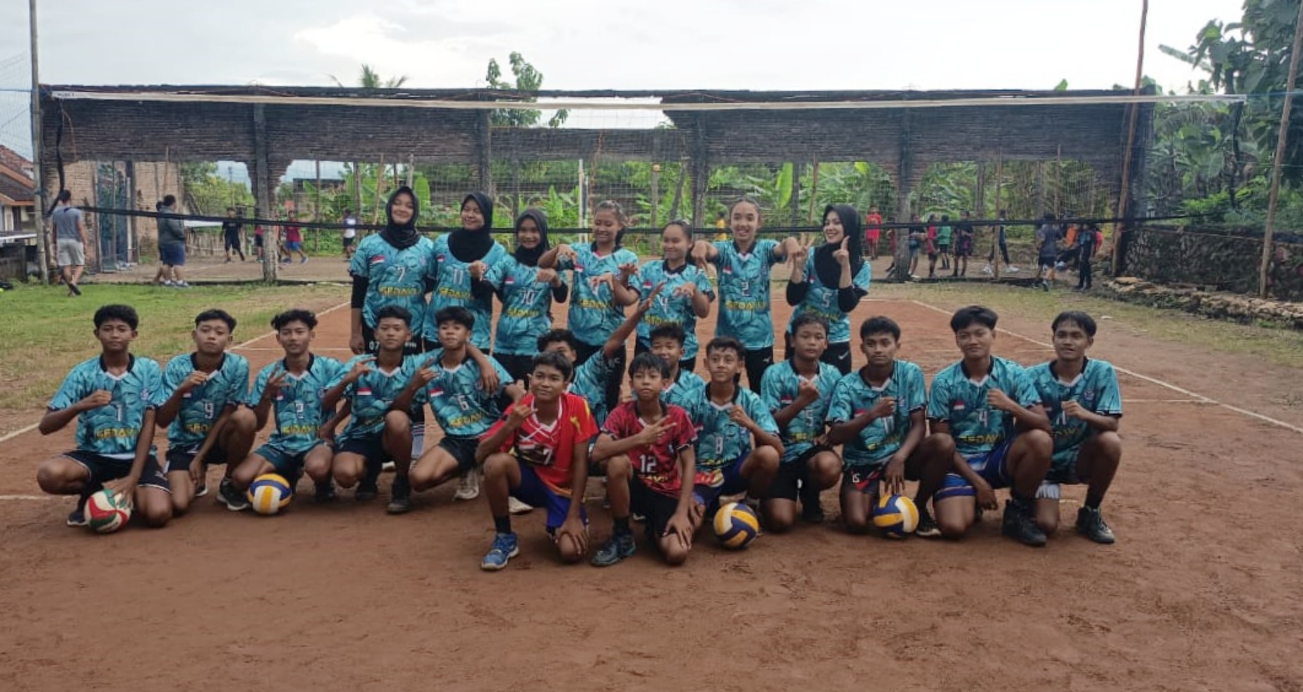 BERBAKAT: Bibit atlet voli putra dan putri Sedayu Junior Volleyball Academy (SJVA).