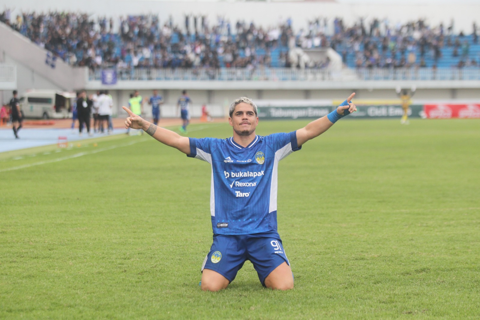 PEMAIN KUNCI: Striker PSIM Jogja Rafinha melakukan selebrasi di Liga 2 2024/2025.