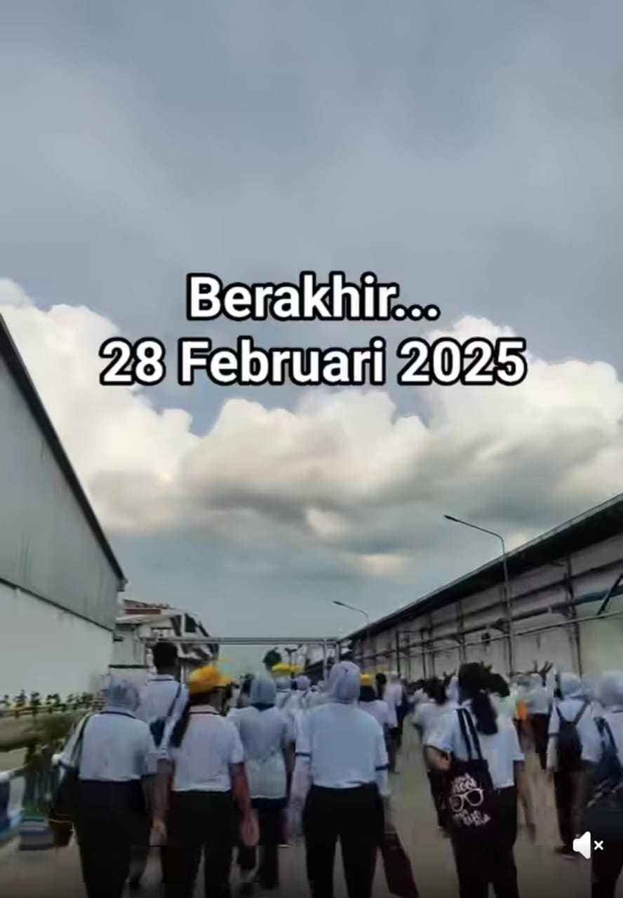 Tangkapan layar video karyawan sritex bernarasi Berakhir 28 Februari 2025... dan backsound lagu Sampai Jumpa Lagi.