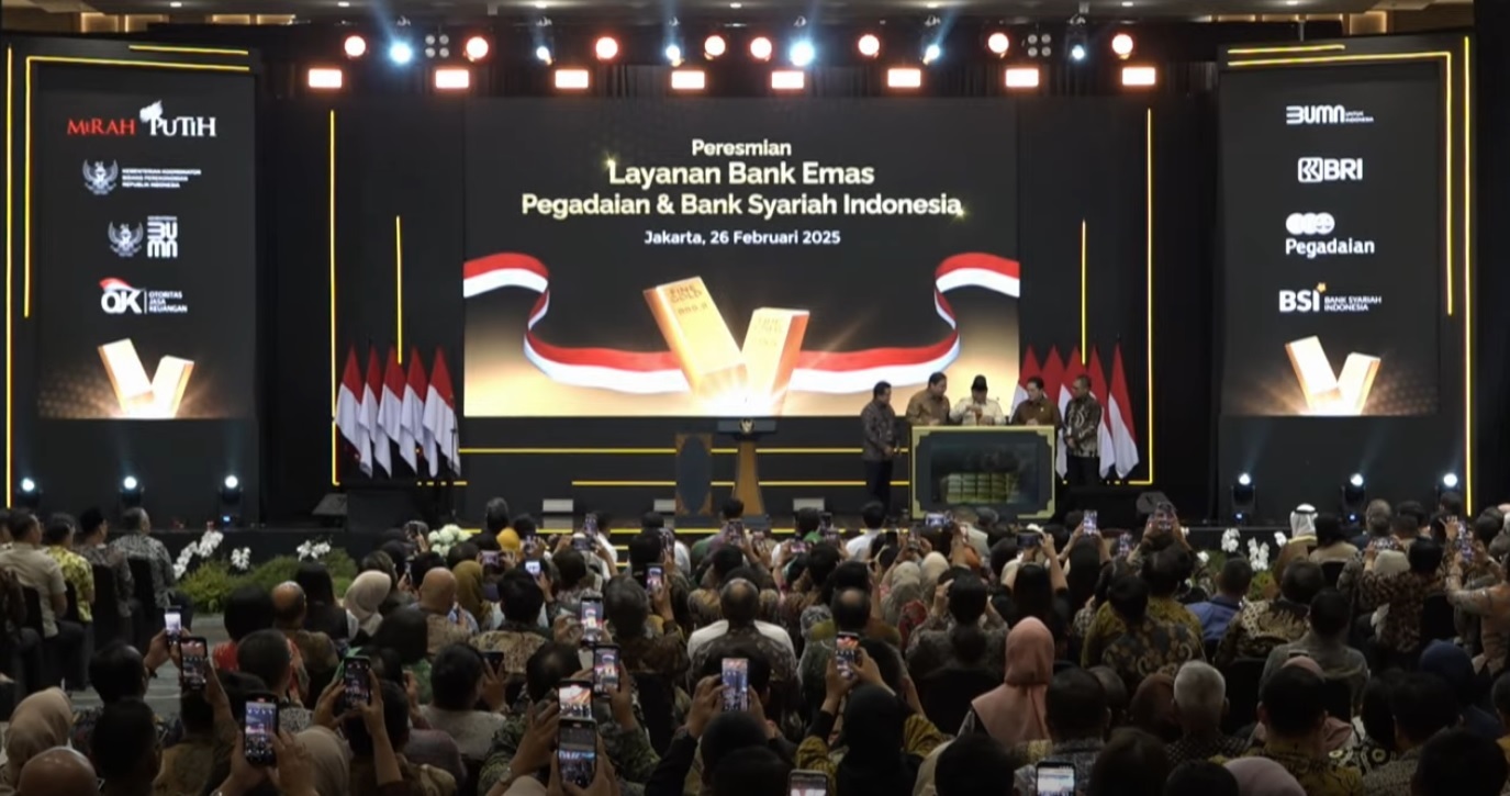 Presiden Prabowo Subianto meresmikan layanan bank emas (bullion bank) pertama di Indonesia di The Gade Tower, Jakarta Pusat, Rabu (26/2/2025).