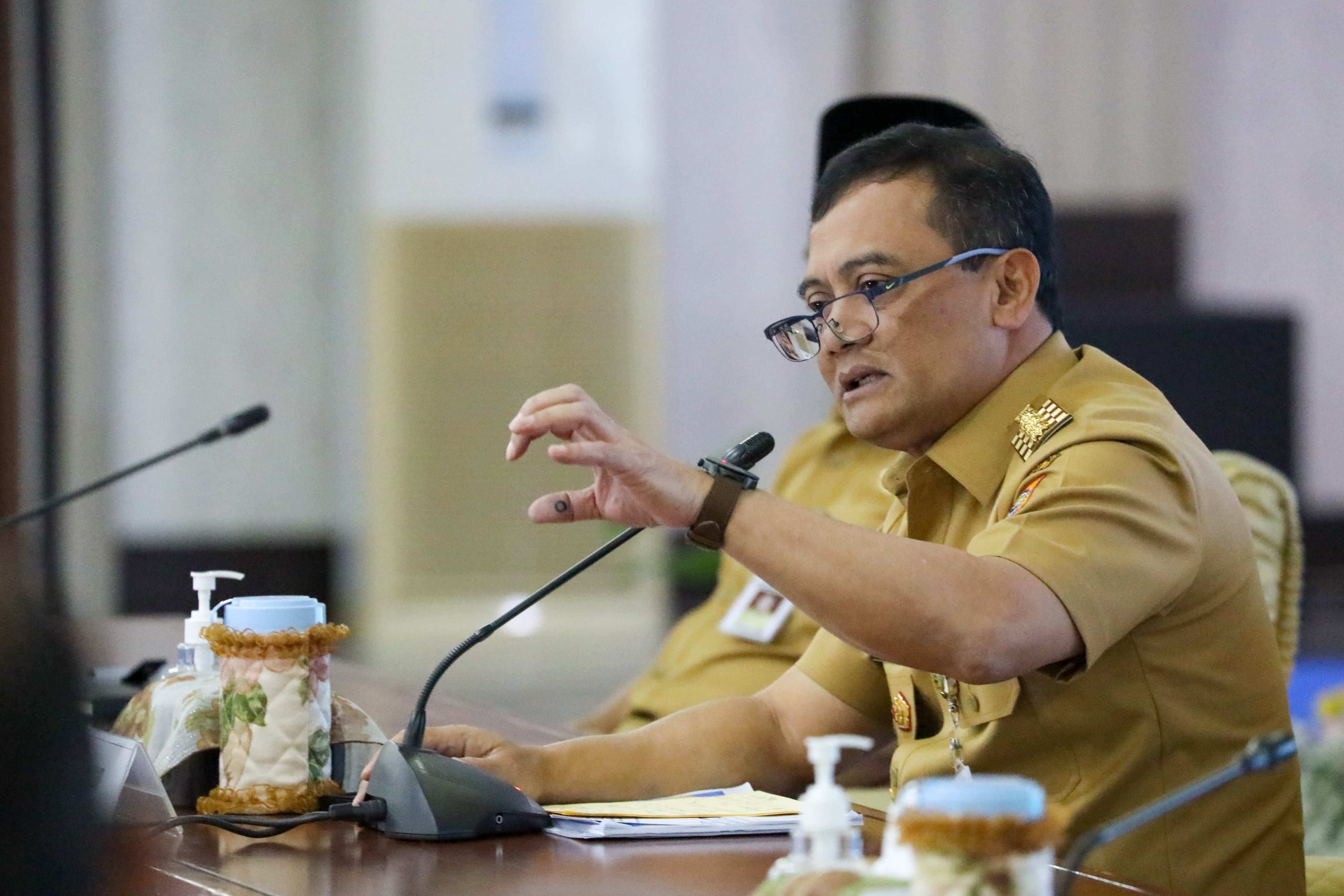 Gubernur Jateng Ahmad Luthfi beri pengarahan di Gedung Gradhika Bhakti Praja, Kota Semarang, Senin (3/3/2025).