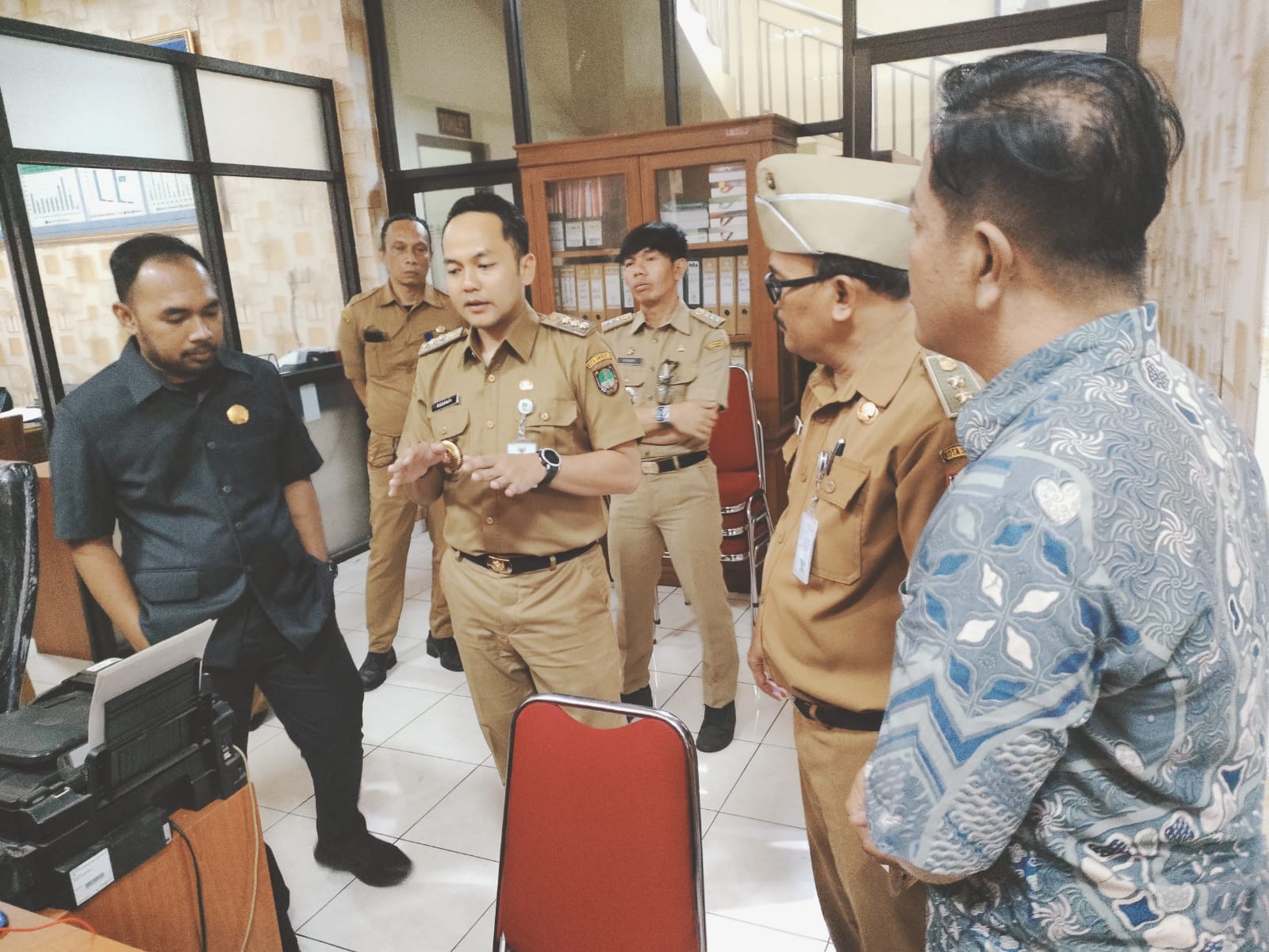 Walikota Solo Respati Ardi saat mengunjung sejumlah kantor kelurahan, Senin (3/3/2025).