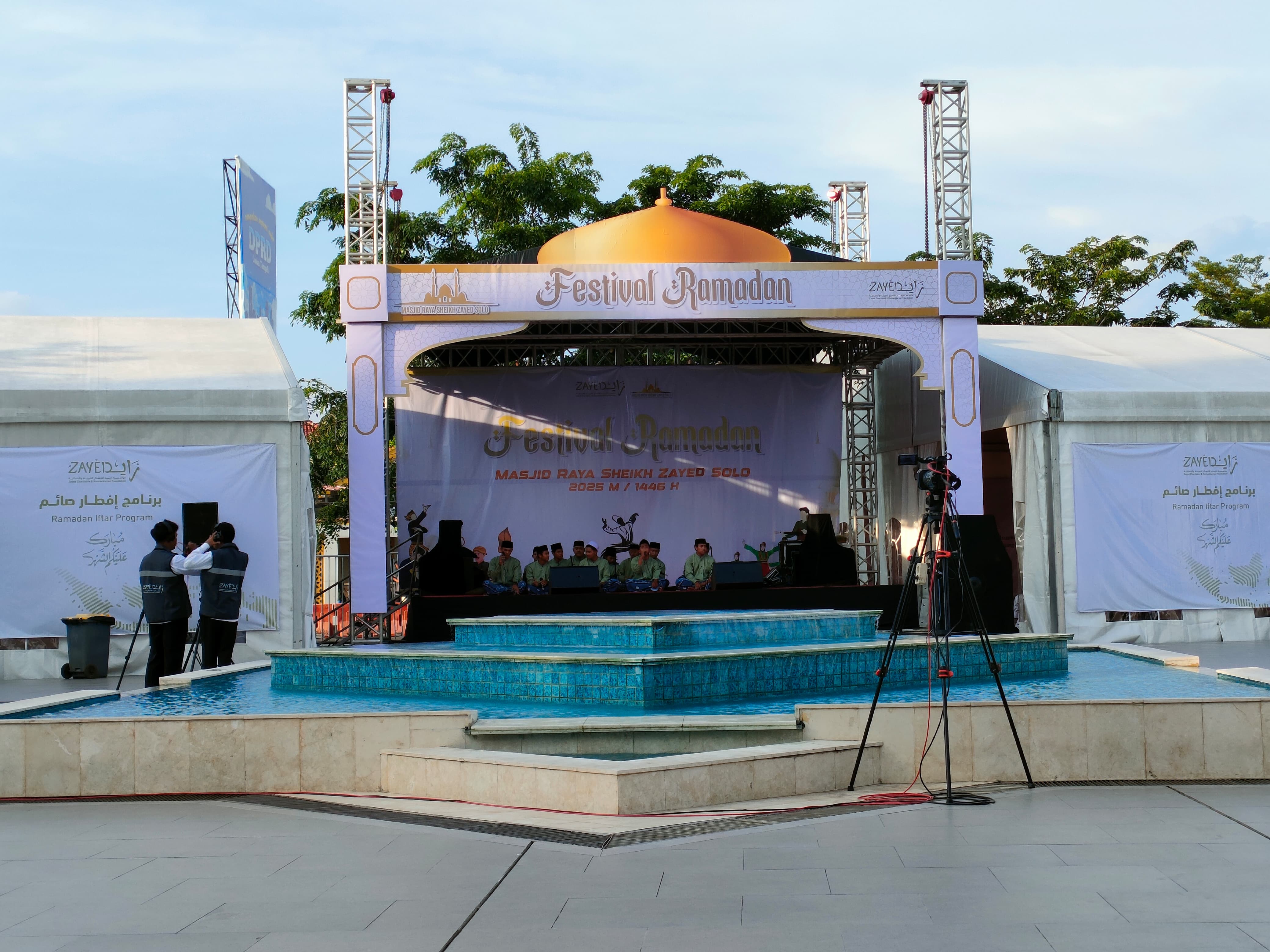 UNJUK GIGI: Salah satu peserta Festival Ramadan yang digelar di Masjid Raya Sheikh Zayed Solo.