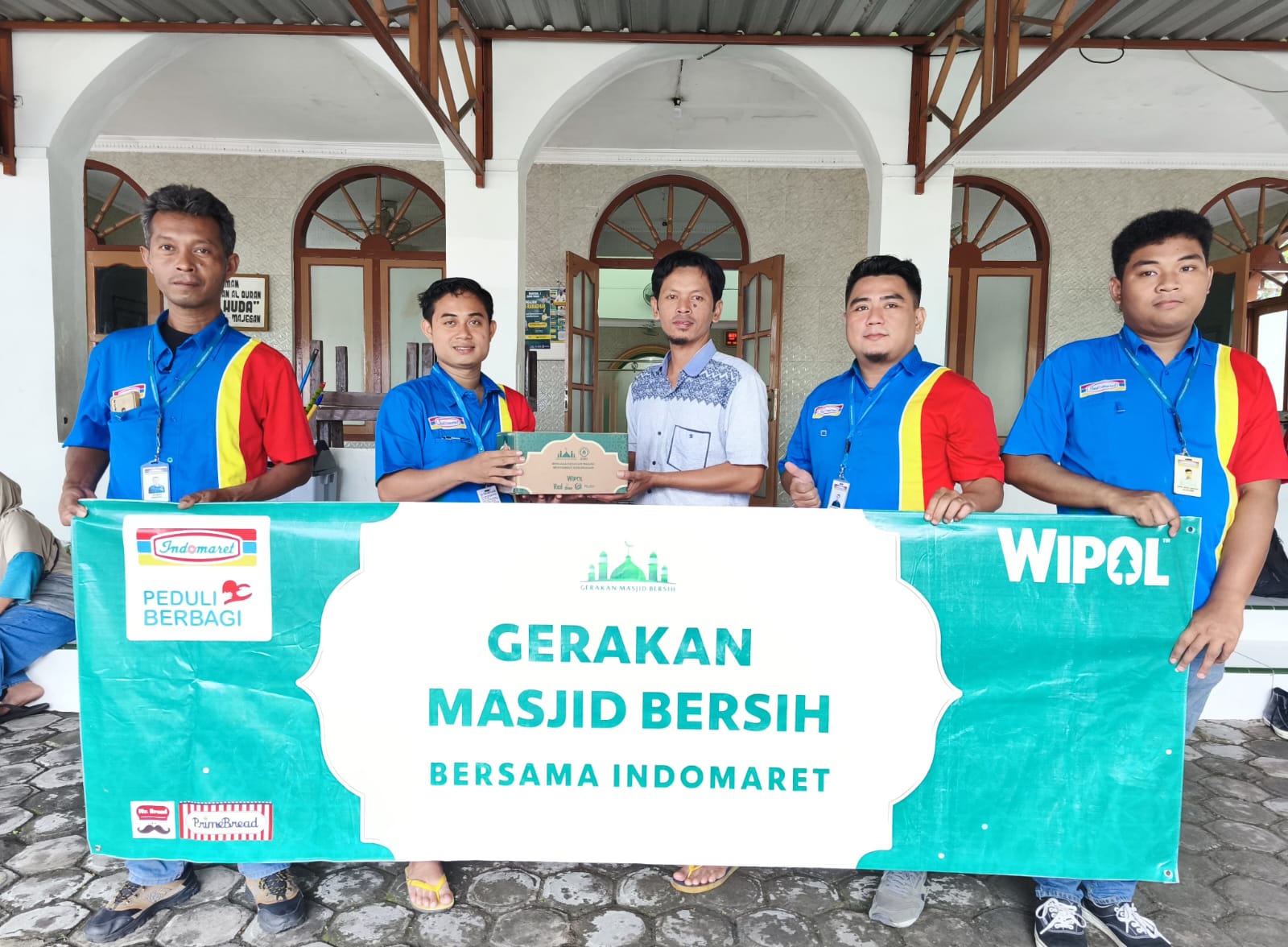 Gerakan Masjid Bersih di Masjid Al Huda di Jalan Jatinom Boyolali Majegan Tulung, Selasa (25/2/2025).