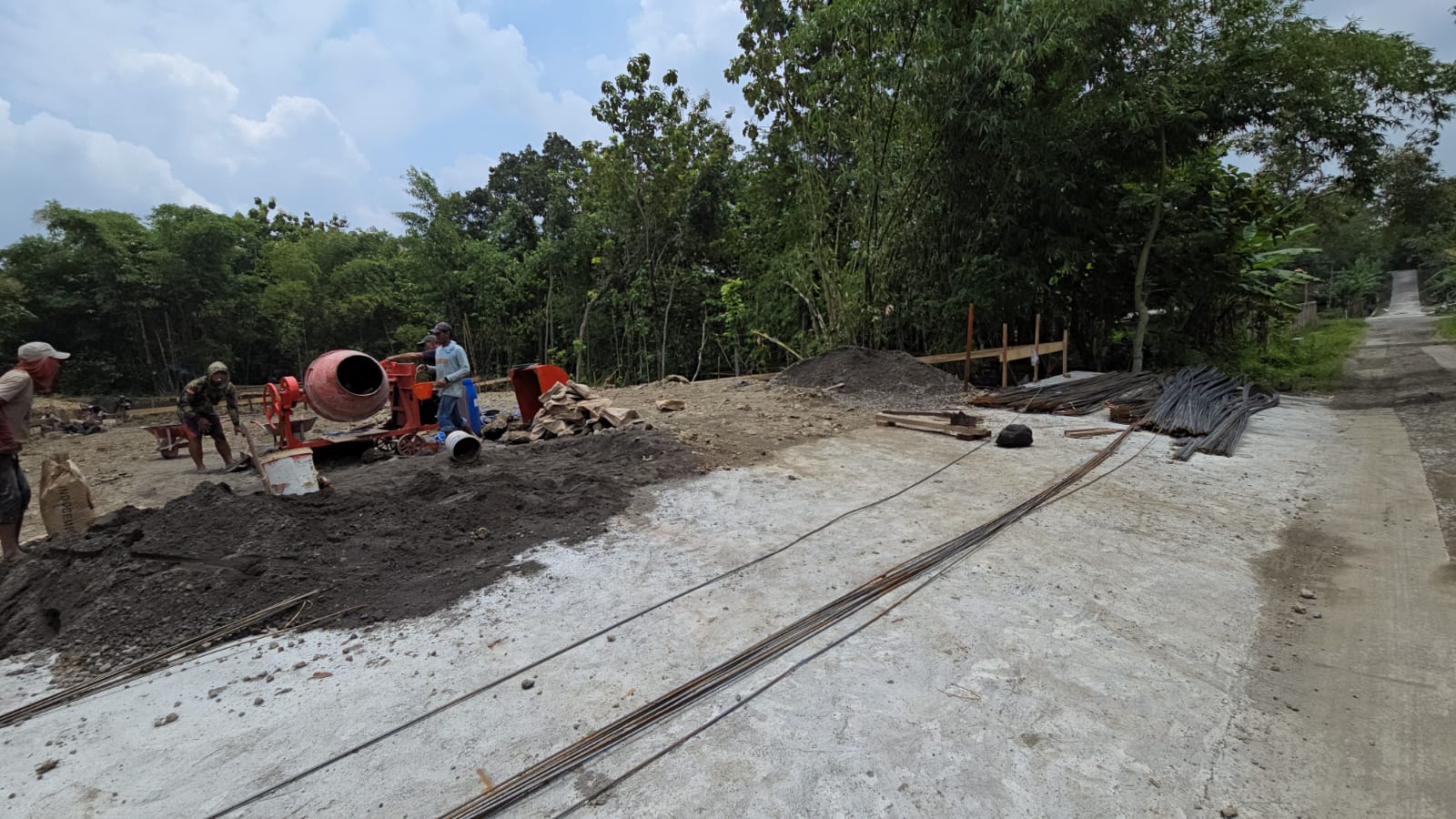 Bakal calon rumah pribadi Bupati Sragen Sigit Pamungkas di Kecamatan Mondokan, Rabu (5/3/2025). (Ahmad Khairudin/Radar Solo)