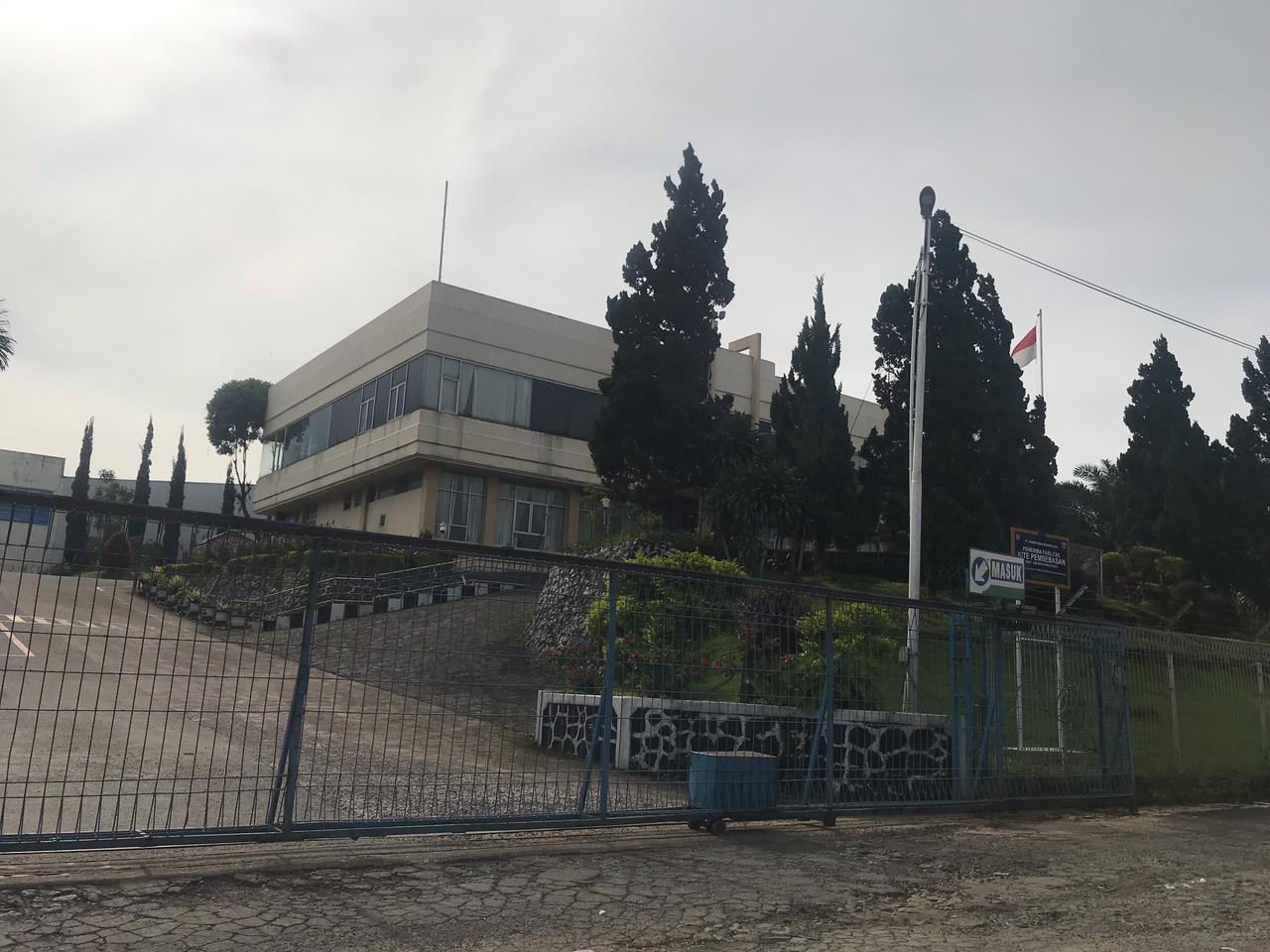 Suasana PT Primayudha Mandiri Jaya yang ada di Dusun 3, Ngadirojo, Kecamatan Ampel, sangat sepi pasca PHK karyawannya.