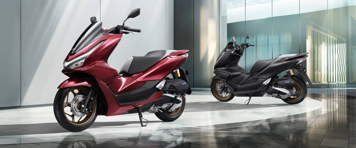 Skutik premium Honda PCX 160.