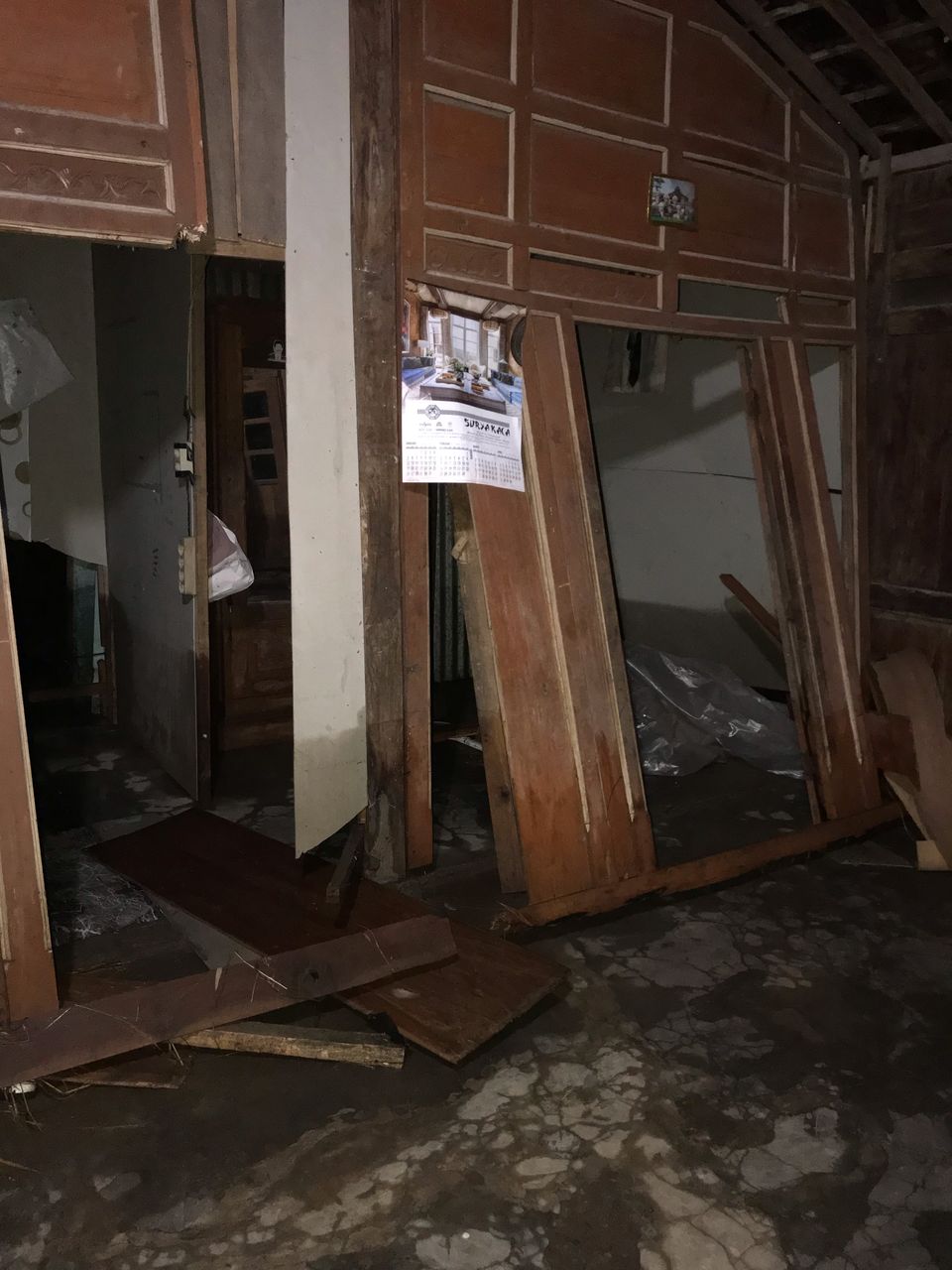 Rumah Paimin, warga Desa Guli, Boyolali rusak diterjang banjir, Sabtu (8/3).