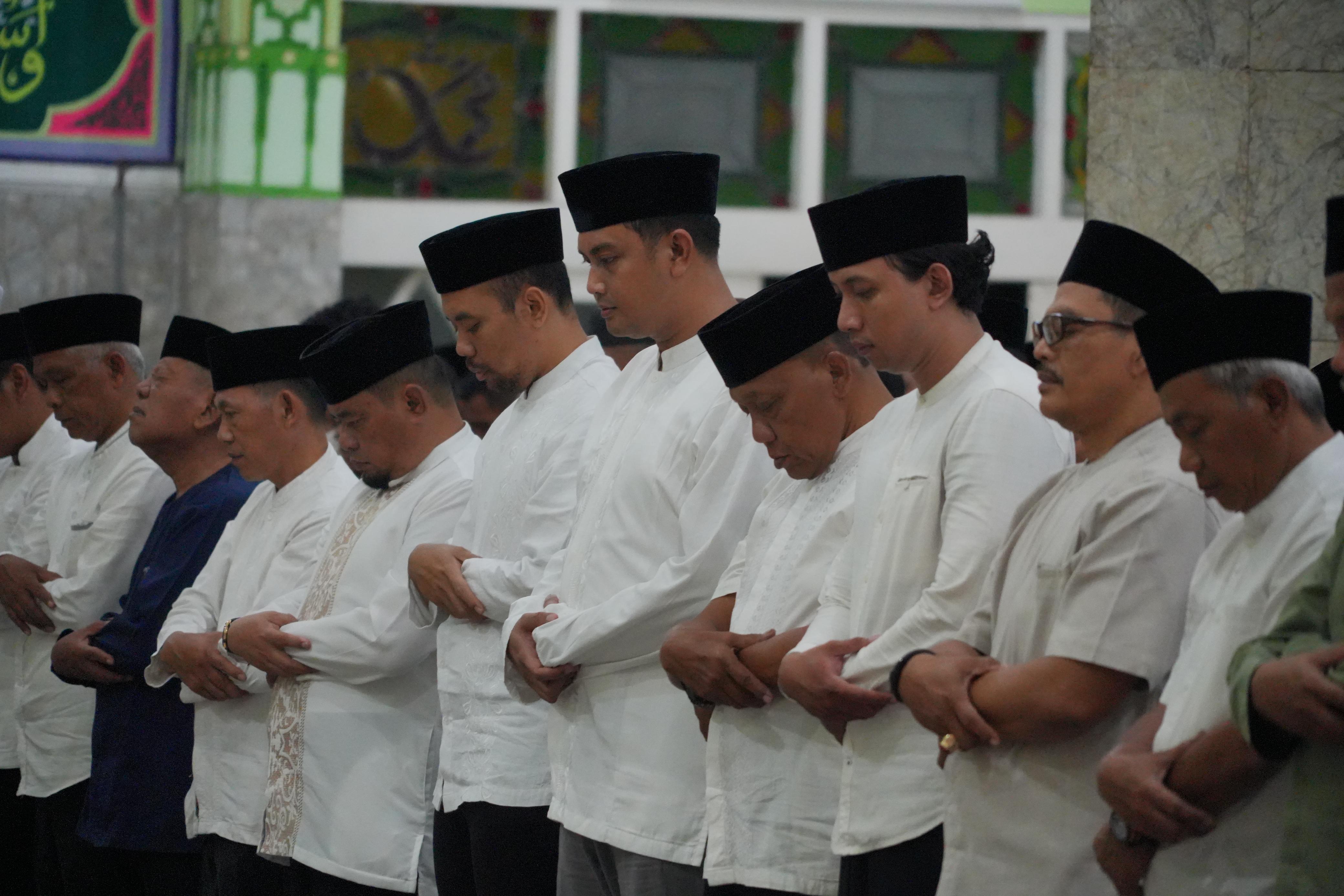 Pelaksanaan tarawih keliling (Tarling) Ramadan 1446 H untuk putaran kedua di Masjid Raya Klaten.