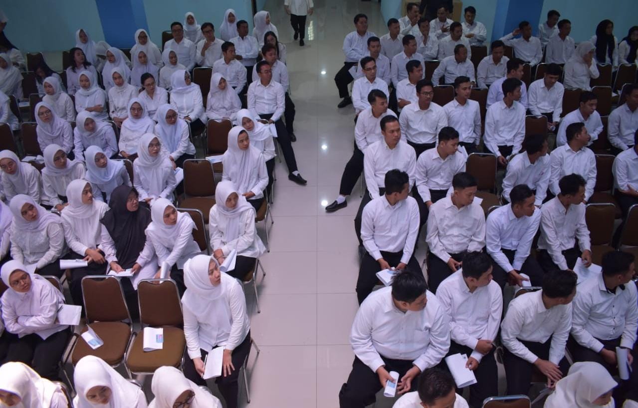 Peserta seleksi CPNS di Karanganyar. Pengangkatan mereka tertunda hingga sekitar 6 bulan.