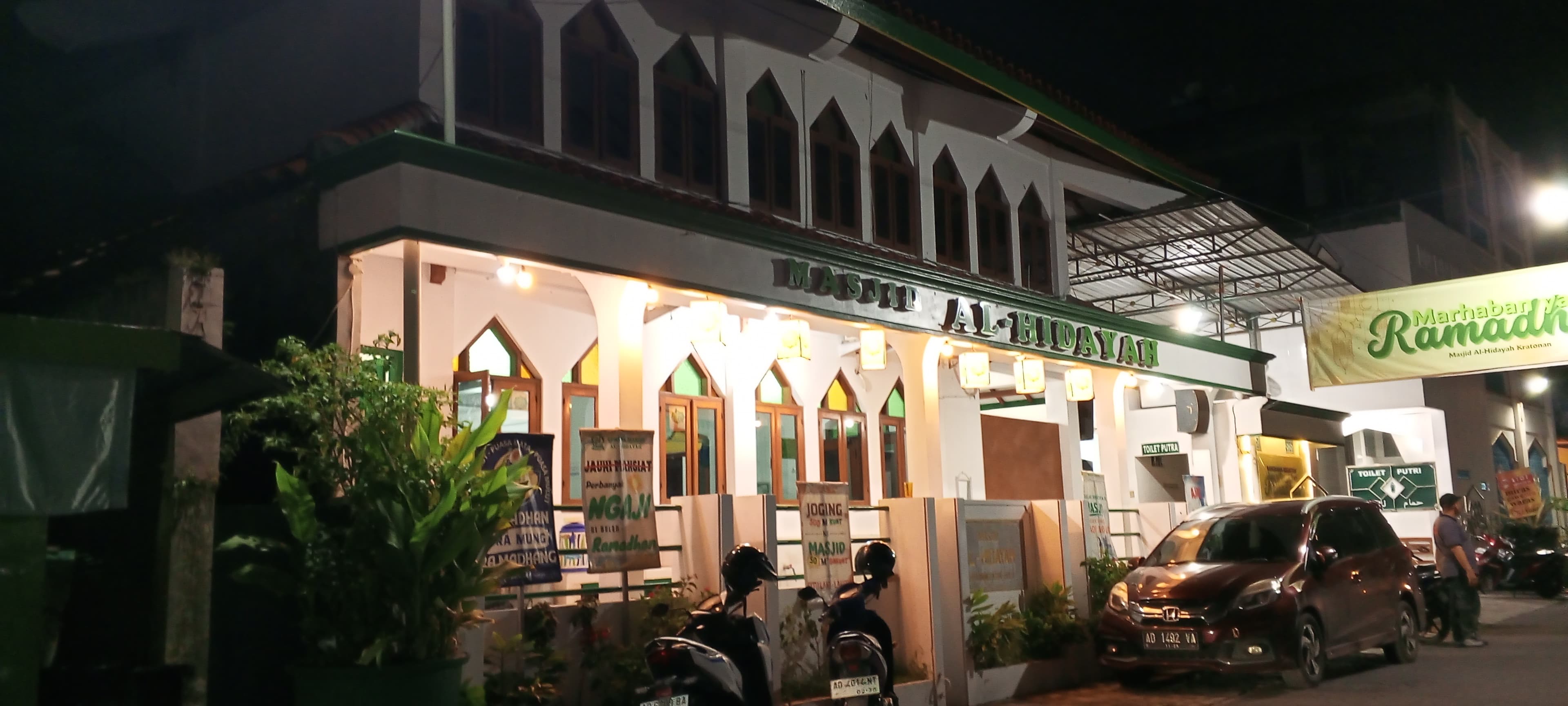 Masjid Al-Hidayah Kratonan jadi salah satu masjid yang jadi rujukan beribadah di Kota Solo.