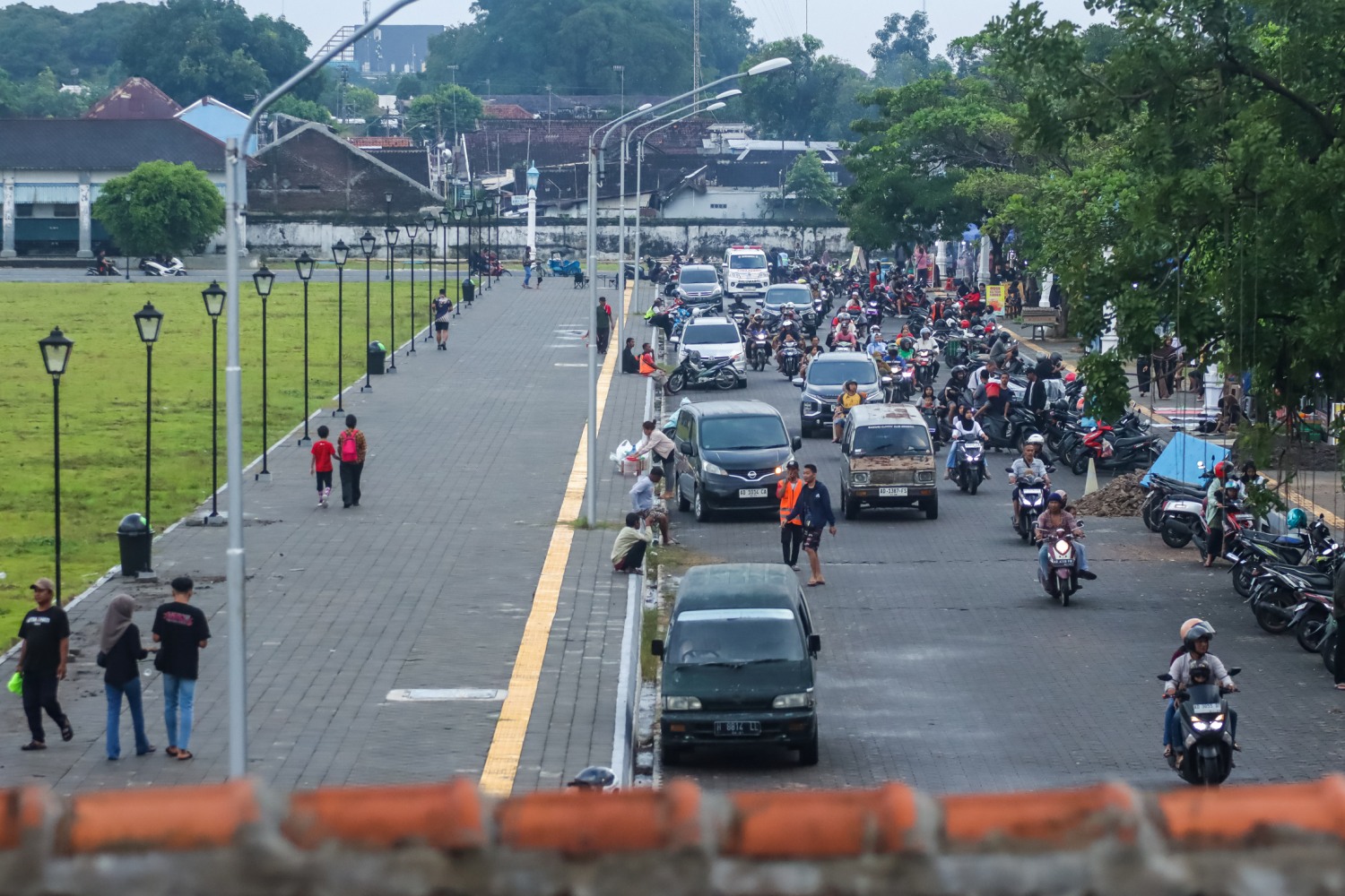 WAJAH BARU: Selter untuk pedagang kaki lima di Alun-Alun Kidul Keraton Solo siap digunakan.