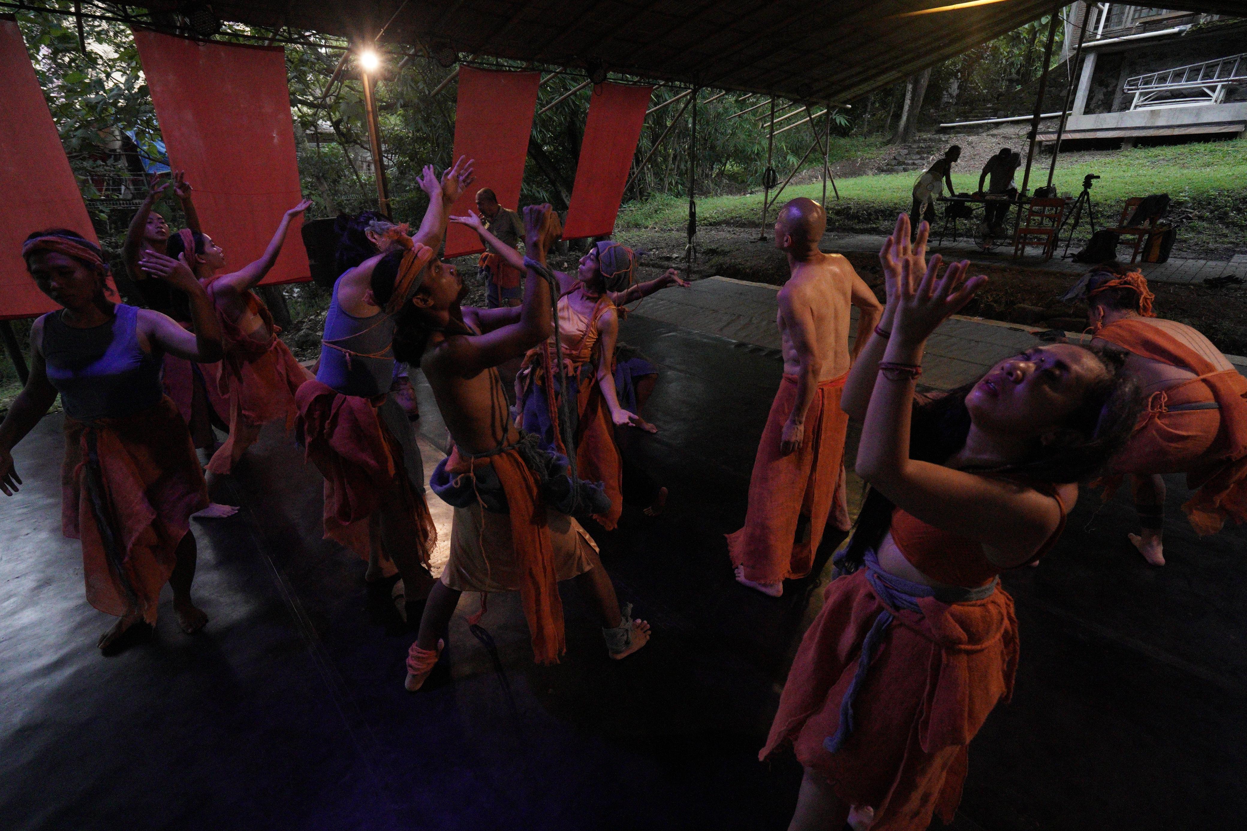 MENDALAMI PERAN: Workshop tari Butoh yang digelar di Studio Plesungan, Karanganyar pada 12-14 Maret.