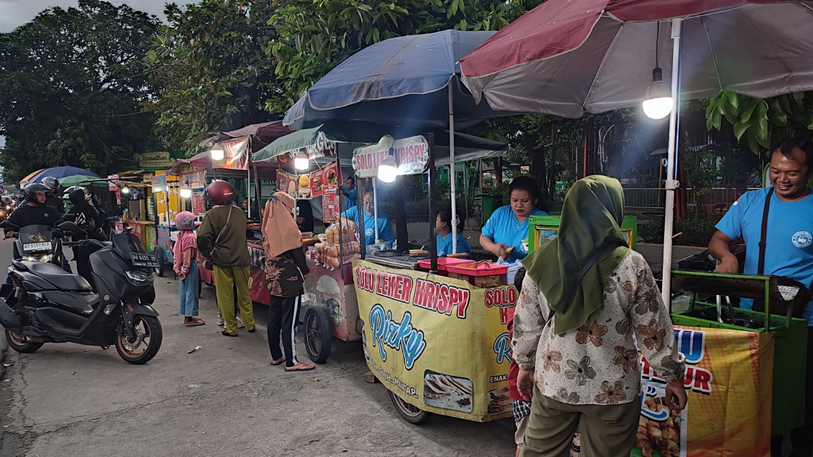 Suasana Taman Jayawijaya menjelang waktu berbuka puasa, Sabtu (15/3/2025) dalam kondisi mendung.
