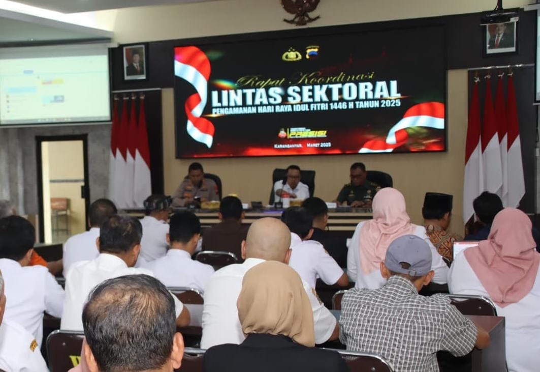 Rakor persiapan Operasi Ketupat Candi 2025 di Mapolres Karanganyar. (Rudi Hartono/Radar Solo)
