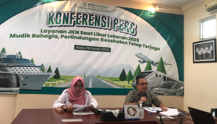 Kepala Cabang BPJS Boyolali Deddy Febrianto (kanan) bersama Kepala Dinkes Kabupaten Boyolali dr Puji Astuti.