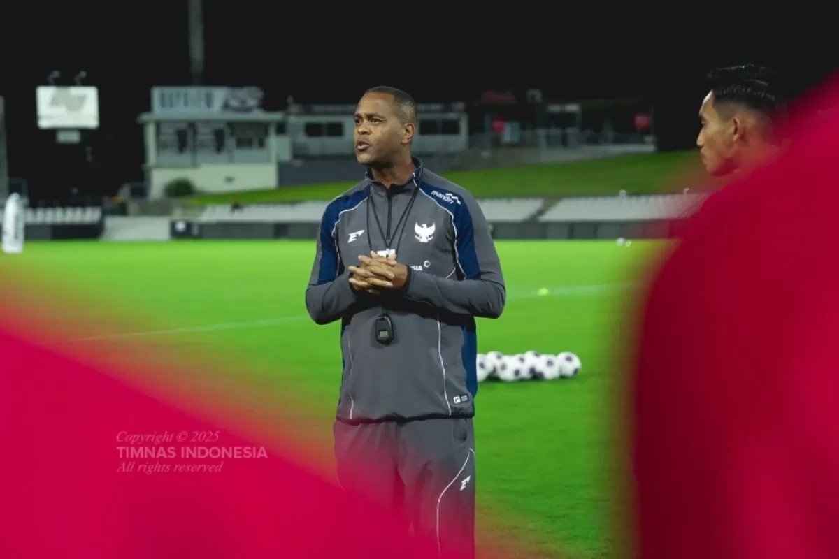 Patrick Kluivert saat latihan perdana Timnas Indonesia.