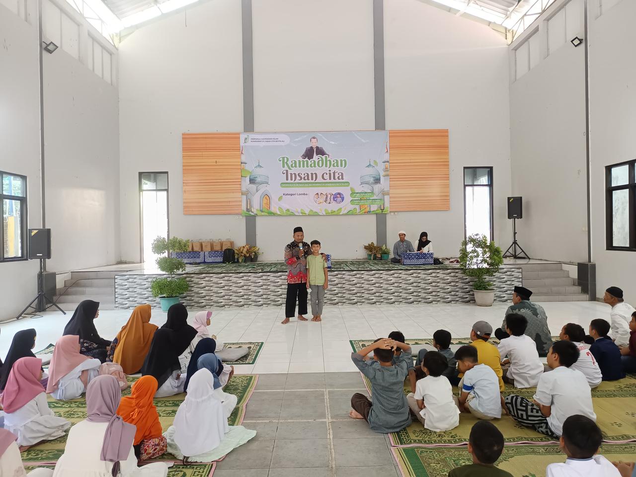HMI Insan Cita Boyolali menggelar kegiatan Dongeng Ramadan di Islamic Center Banaran, Boyolali, Minggu (23/3/2025).