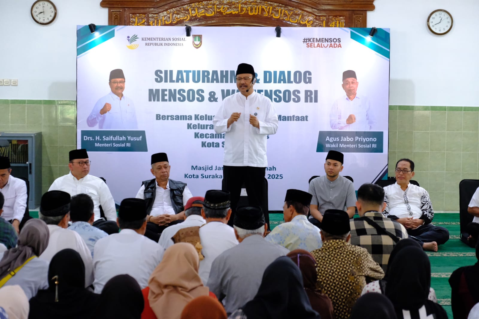 Mensos Saifullah Yusuf kunjungan kerja di Masjid Jami Baiturrahman, Mojosongo, Solo, Minggu (23/3/2025).