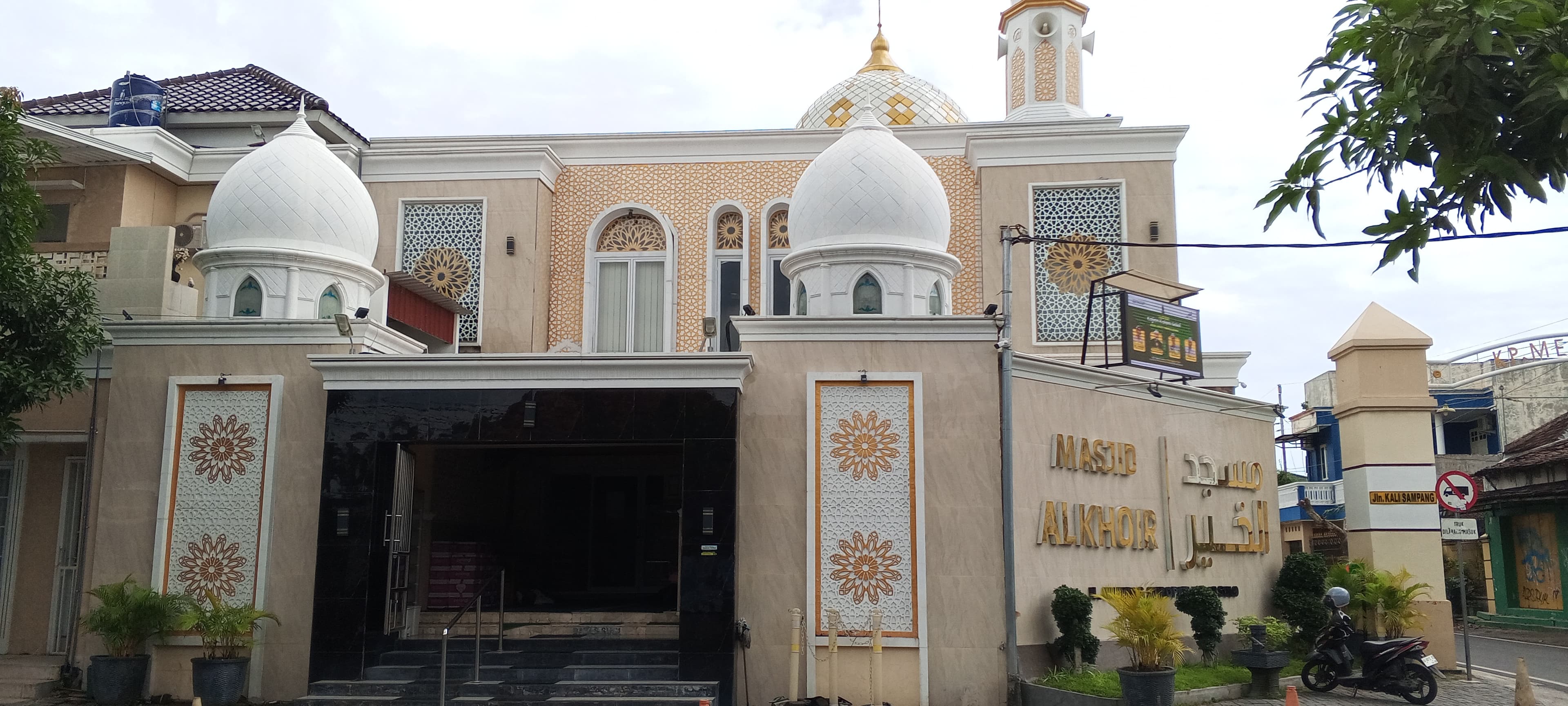 TERTATA: Keindahan Masjid Al-khoir yang memukau menjadi tempat religi yang wajib dikunjungi