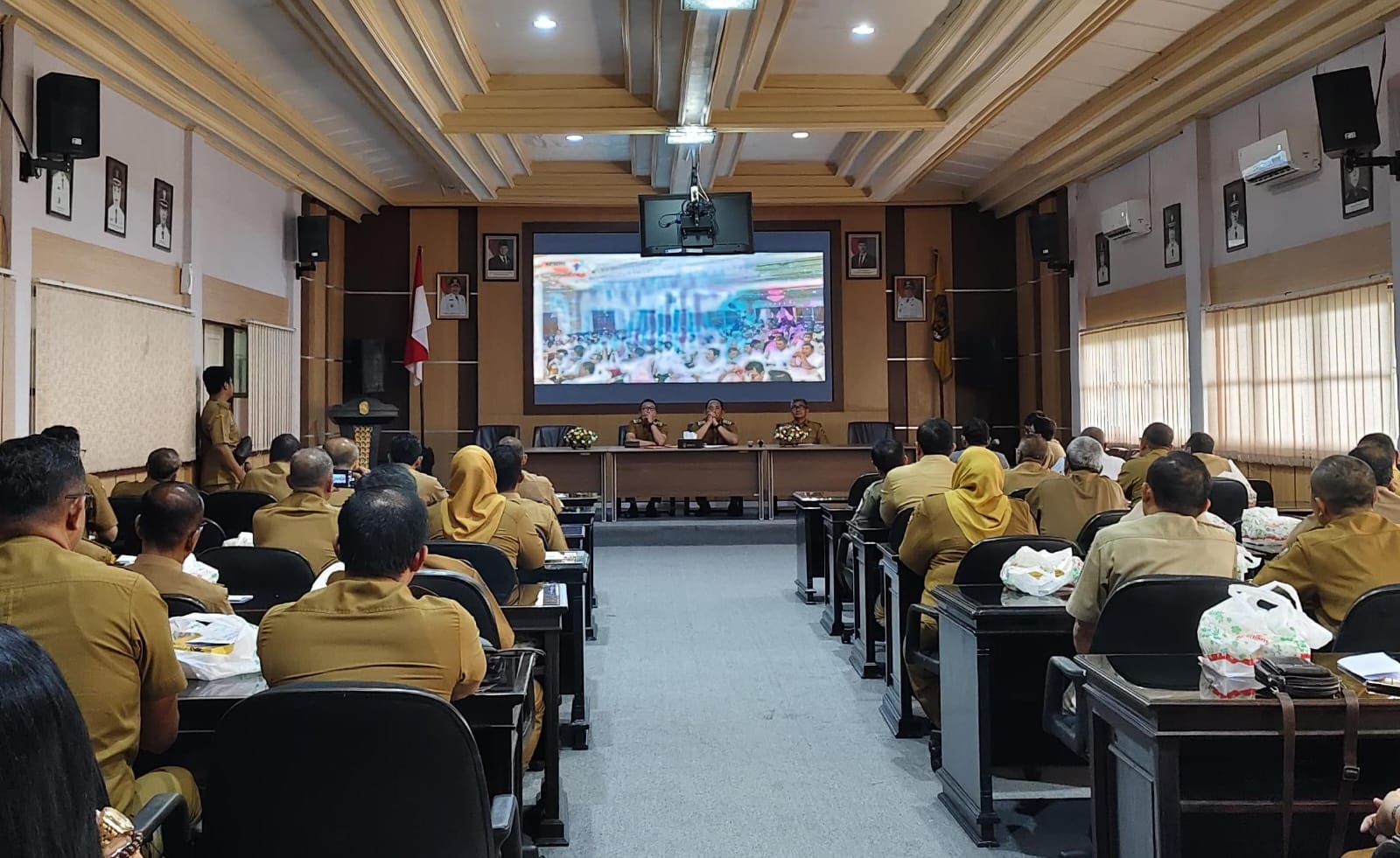 Pemkab Karanganyar meluncurkan SIPETRUK (Sistem Informasi Pegawai Terpadu untuk Karanganyar)&nbsp;di Ruang Podang I, Setda Karanganyar,&nbsp;pada Senin (24/3/2025) pagi.