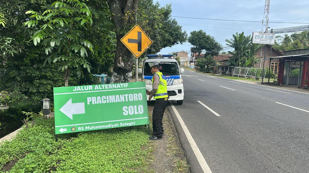 Satlantas siapkan jalur alternatif menuju Wonogiri untuk mengurai kepadatan lalu lintas saat momen mudik.