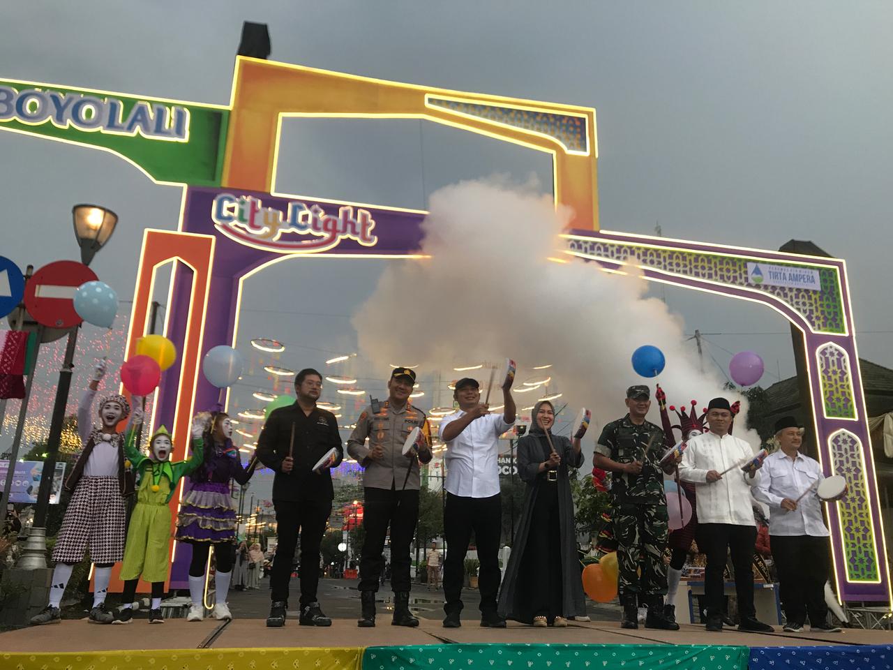 Bupati Boyolali Agus Irawan bersama Forkopimda secara resmi membuka gelaran Boyolali City Light pada Kamis (27/3/2025) malam.