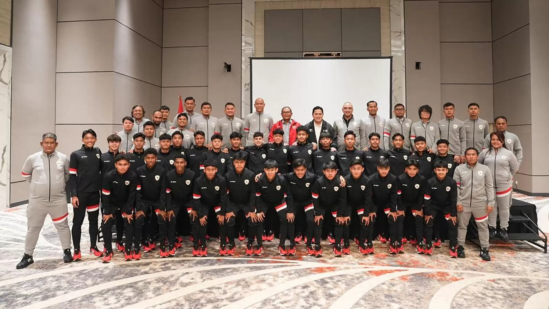 Ketua Umum PSSI, Erick Thohir melepas Timnas Indonesia U-17 jelang Piala Asia U-17 2025.