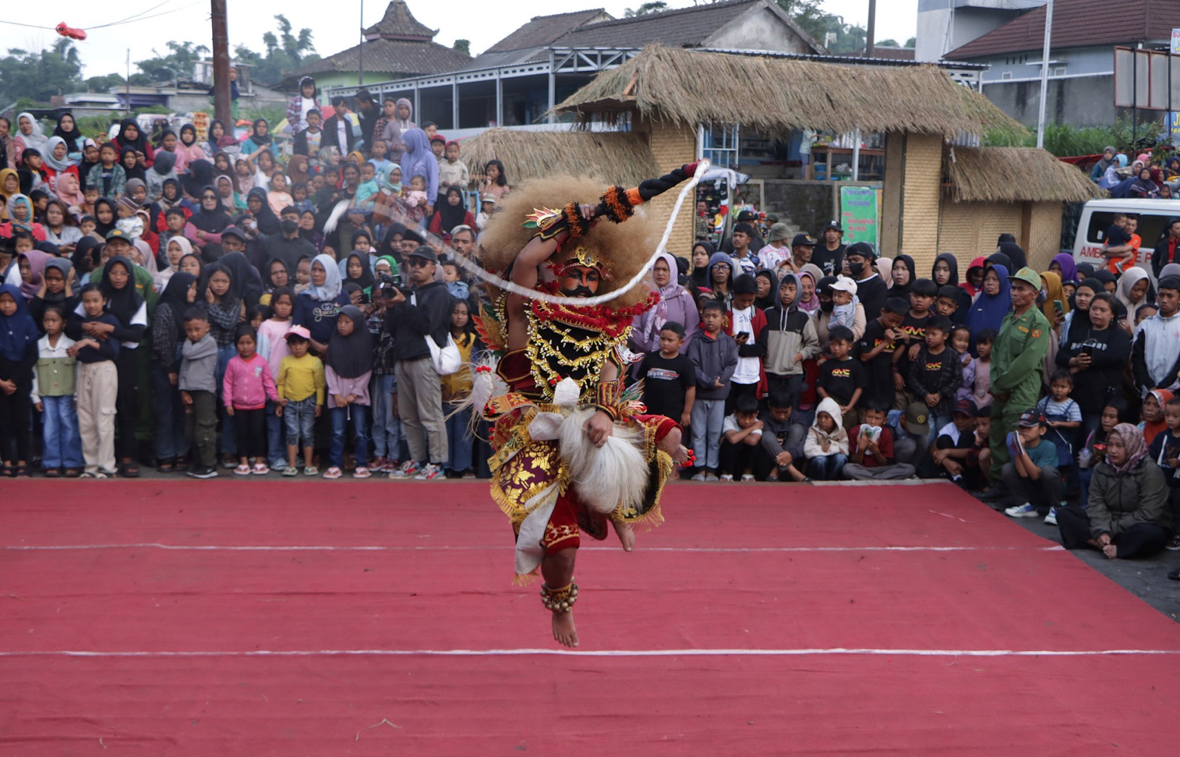 GAGAH: Penari Turonggo Seto tampil di Alun-Alun Simpang PB VI, Kecamatan Selo, Boyolali