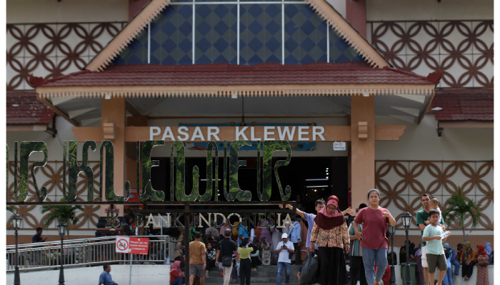 Pasar Klewer, salah satu pusat sandang terbesar kebanggaan Kota Solo.