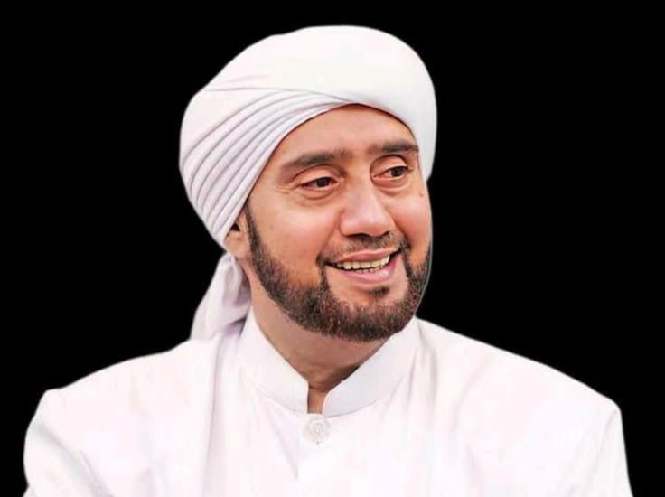 PANUTAN: Habib Syech saat memberikan kajian ilmu tentang keislaman, belum lama ini.