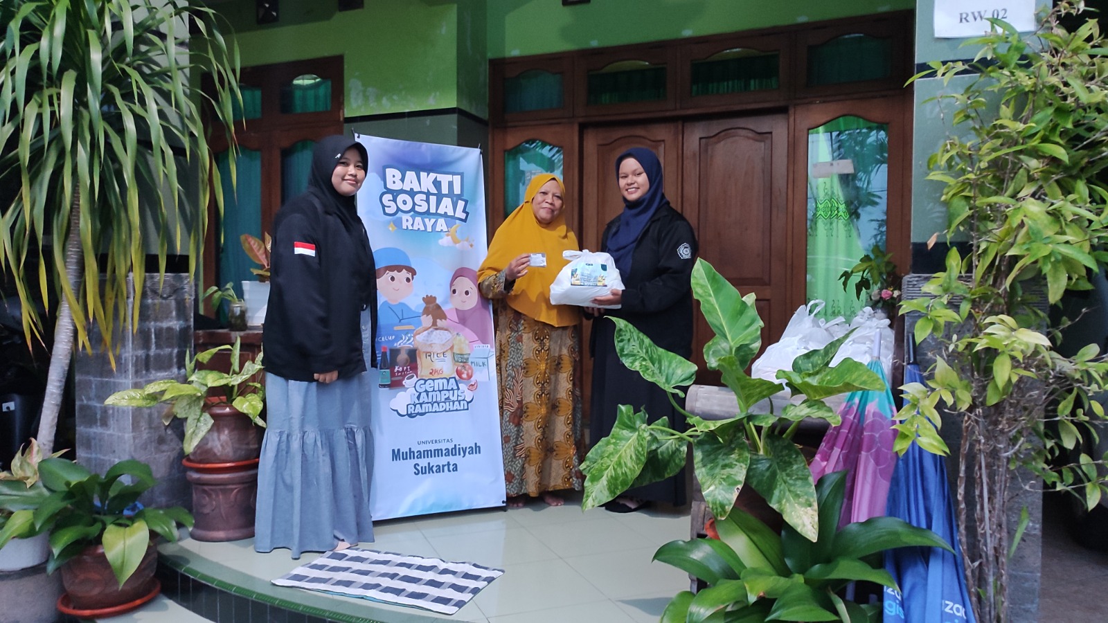 Penyerahan sembako gratis kepada Pimpinan Ranting Muhammadiyah (PRM) canang Gonilan (27/03/2025).