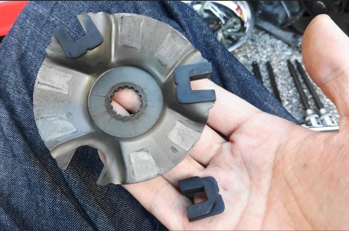 Begini dampak merugikan kalau motor matic kesayangan kalian pakai slide piece CVT kualitas KW