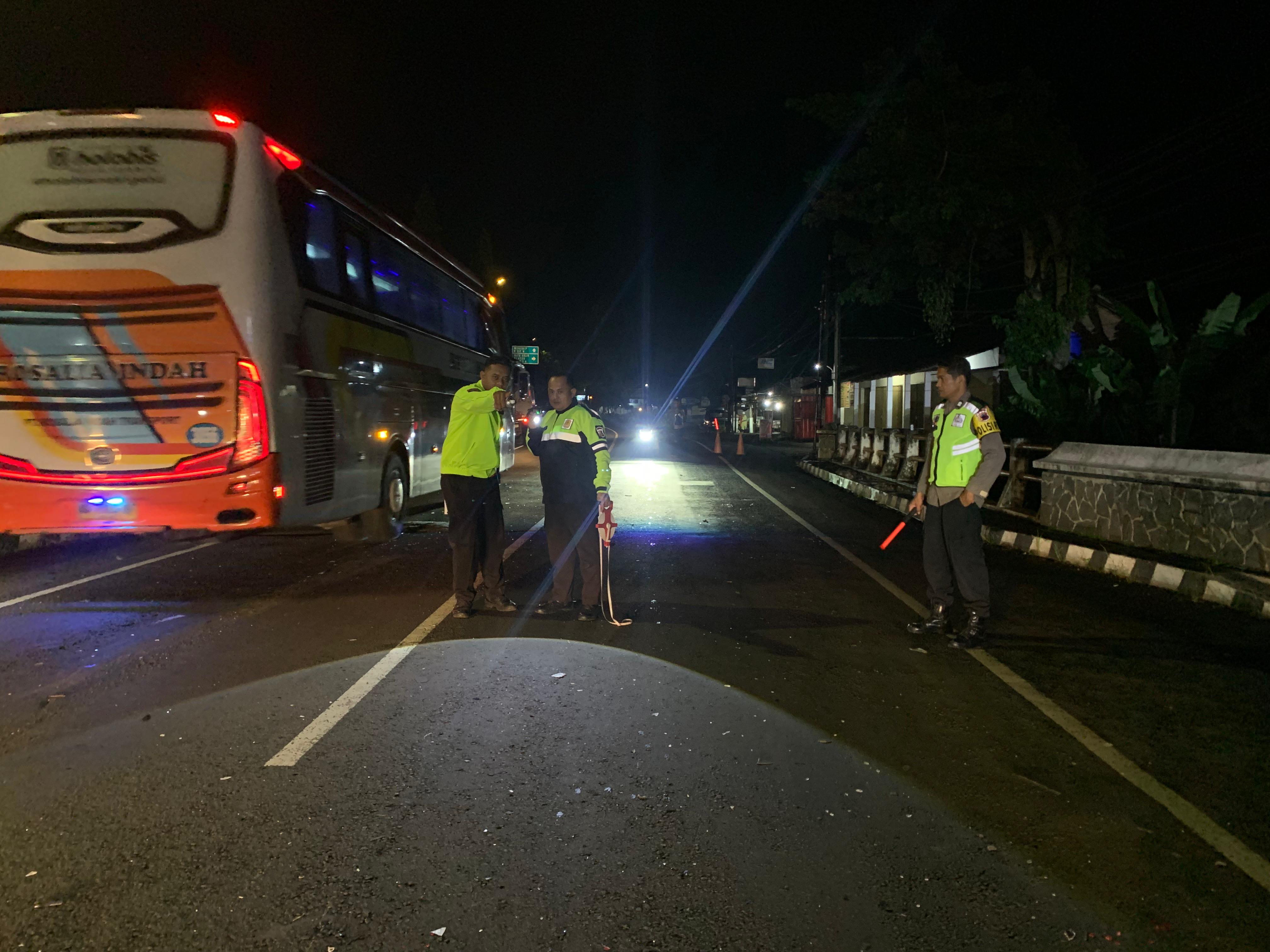 Lokasi kecelakaan karambol di Jalan Raya Wonogiri&ndash;Sukoharjo. Tepatnya di Jembatan Nangger, Kelurahan Gemantar, Kecamatan Selogiri, Kamis (3/4/2025) malam.