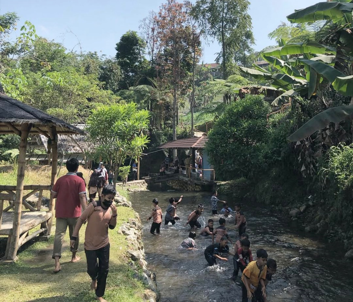 Suasana di destinasi Kampung Keceh Umbul Sejurang yang ada di Ngargoyoso, Karanganyar.