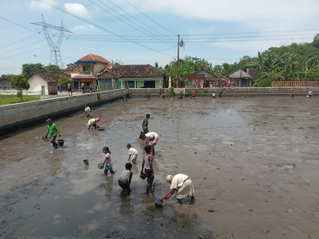 Karangtaruna Desa Glagahwangi, Polanharjo, Klaten gelar kegiatan unik untuk mengisi Syawalan.