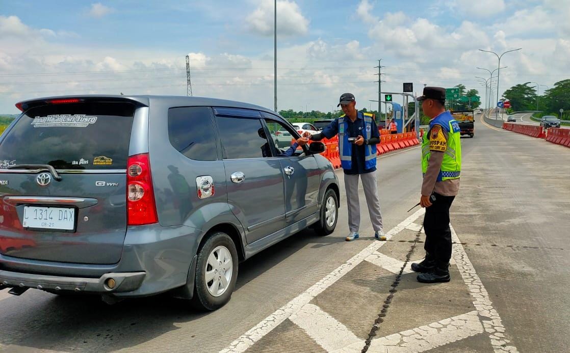 Sebanyak 220.111 unit kendaraan tercatat keluar masuk melalui pintu tol Kebakkramat selama periode puncak arus mudik dan balik.