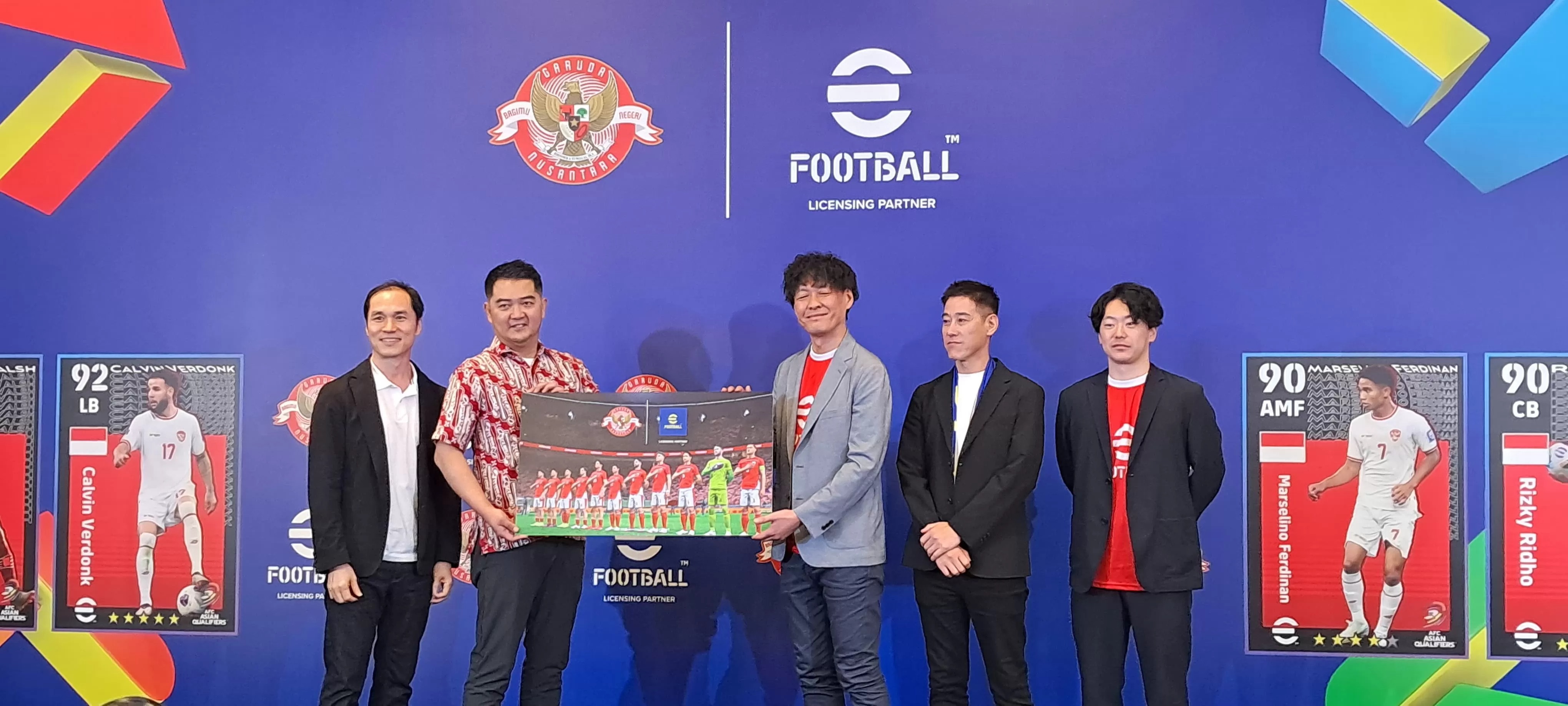 Timnas Indonesia kini telah berlisensi resmi dalam game eFootball sehingga jersey dan wajah para penggawa Garuda akan lebih autentik.
