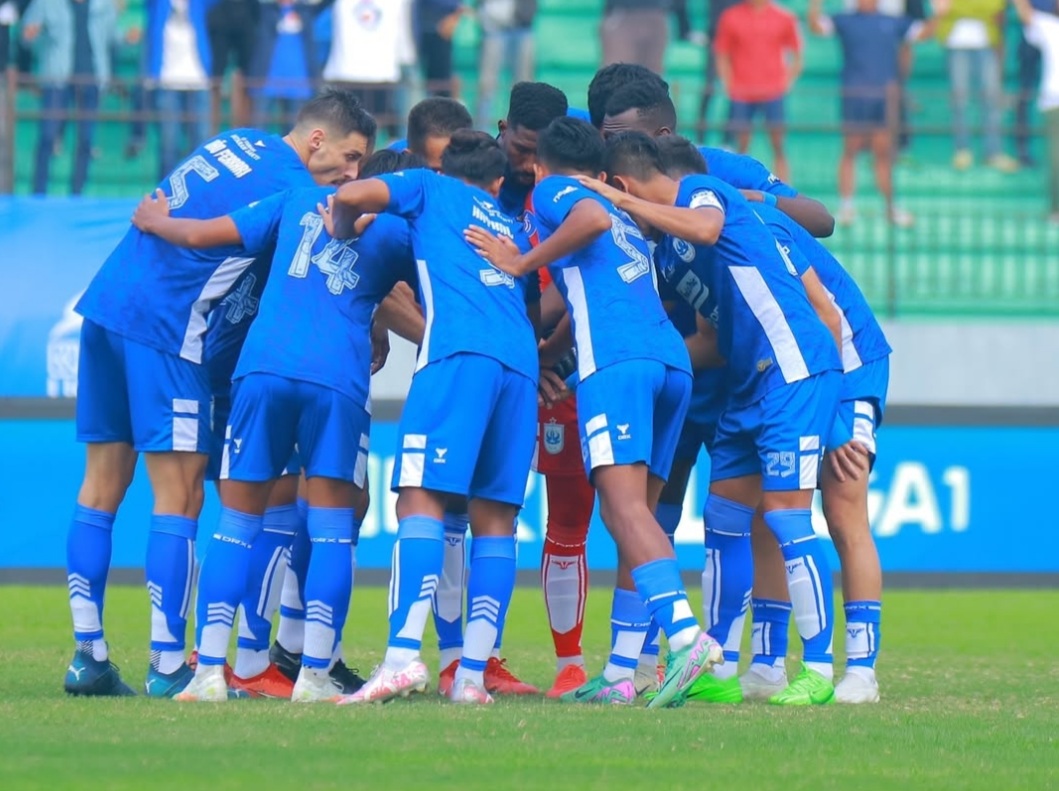 Skuad PSIS Semarang hendak menjalani pertandingan di Liga 1.