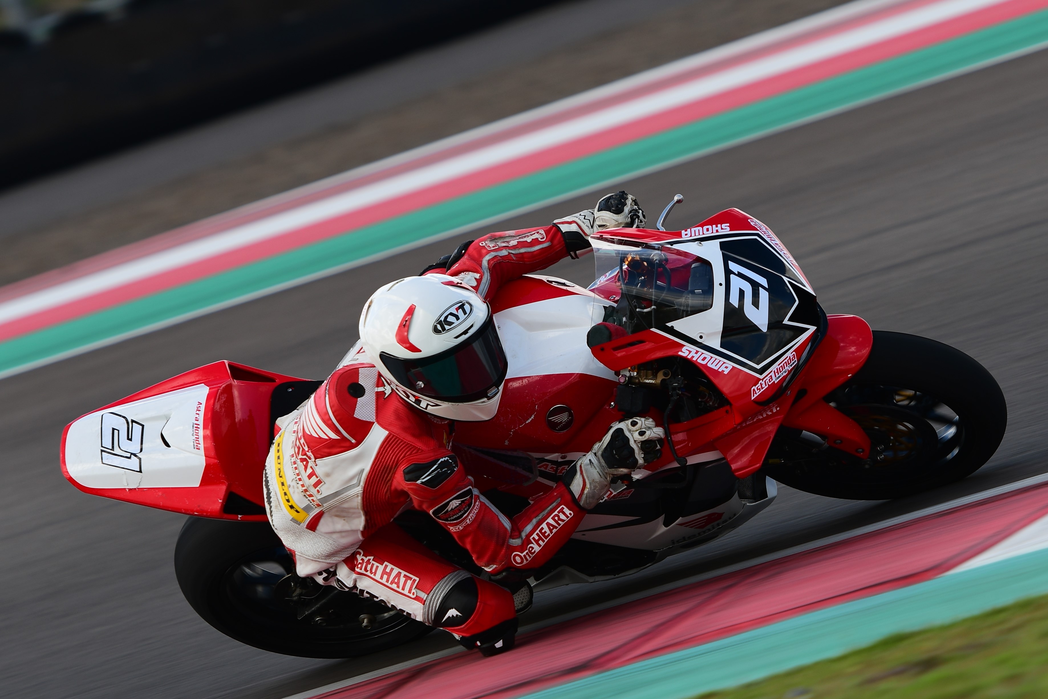 Pebalap binaan AHM akan tampil di kelas National Supersport 600cc menggunakan Honda CBR600RR, motor andalan yang telah terbukti kompetitif di lintasan.