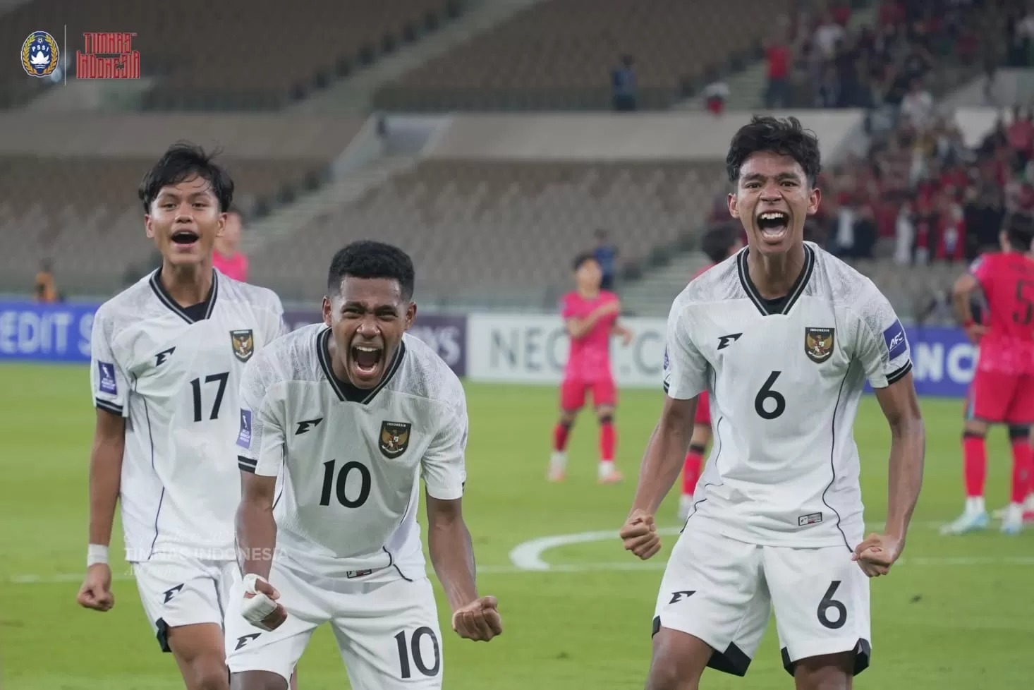 Skuad Timnas Indonesia U-17 berhasil lolos ke babak perempat final Piala Asia U-17.