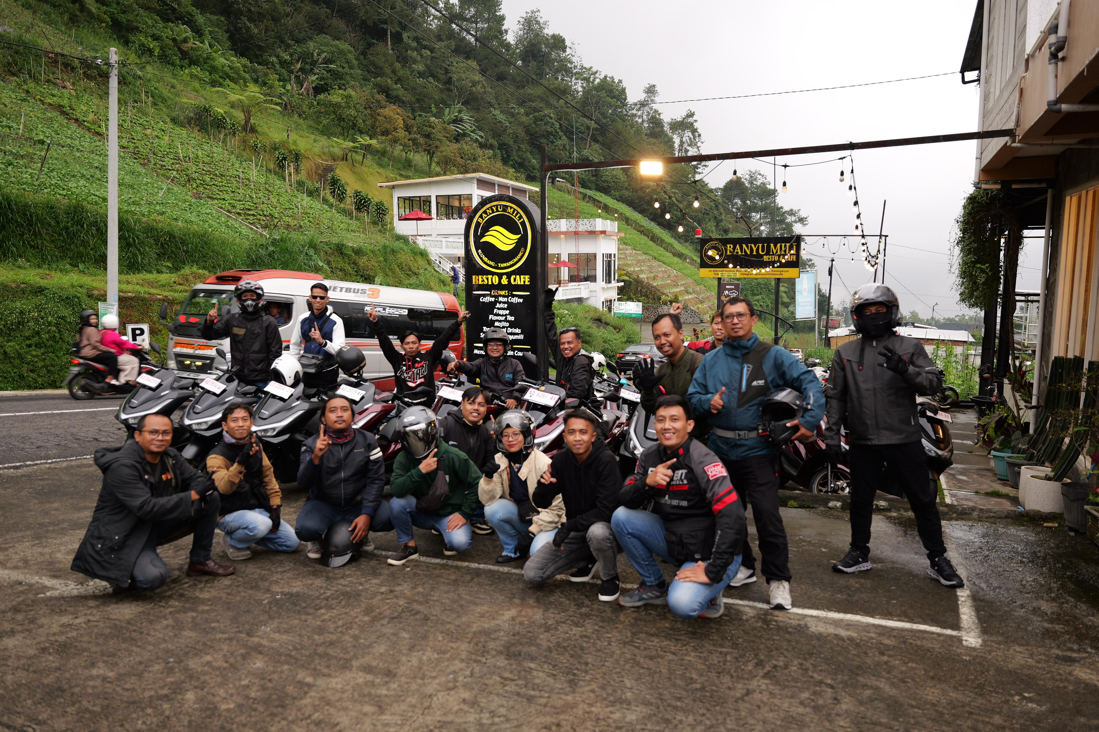 Main Dealer Astra Motor Jateng ajak sejumlah 18 peserta yang merupakan Jurnalis dan Blogger/Vlogger wilayah Solo Raya merasakan langsung menggunakan New Honda PCX160.