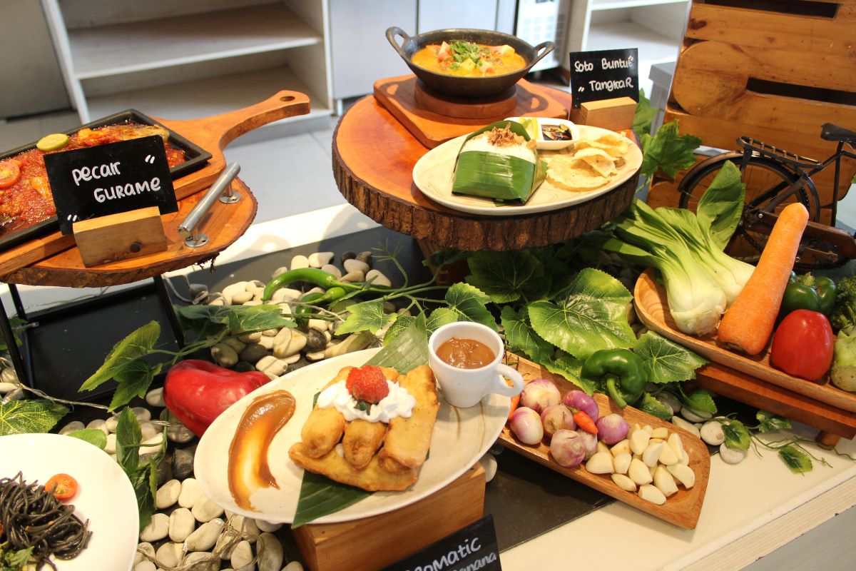 Menu spesial dihadirkan dalam perayaan HUT ke-& Harris Hotel Solo.